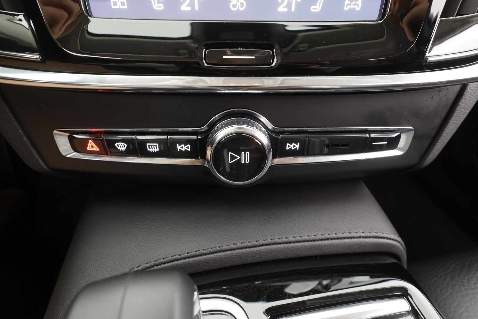Volvo V90 2023 T6 AWD Long Range Core aut - | Pilot assist | Webasto | Koukku | Full-LED | Muistipenkit | P.Kamera | Keyless | Apple&Android | Kahdet Renkaat |