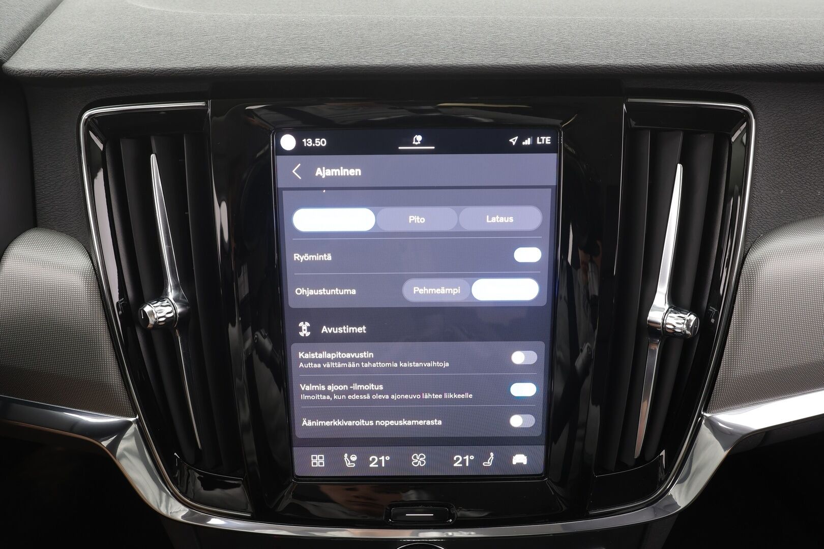Volvo V90 2023 T6 AWD Long Range Core aut - | Pilot assist | Webasto | Koukku | Full-LED | Muistipenkit | P.Kamera | Keyless | Apple&Android | Kahdet Renkaat |