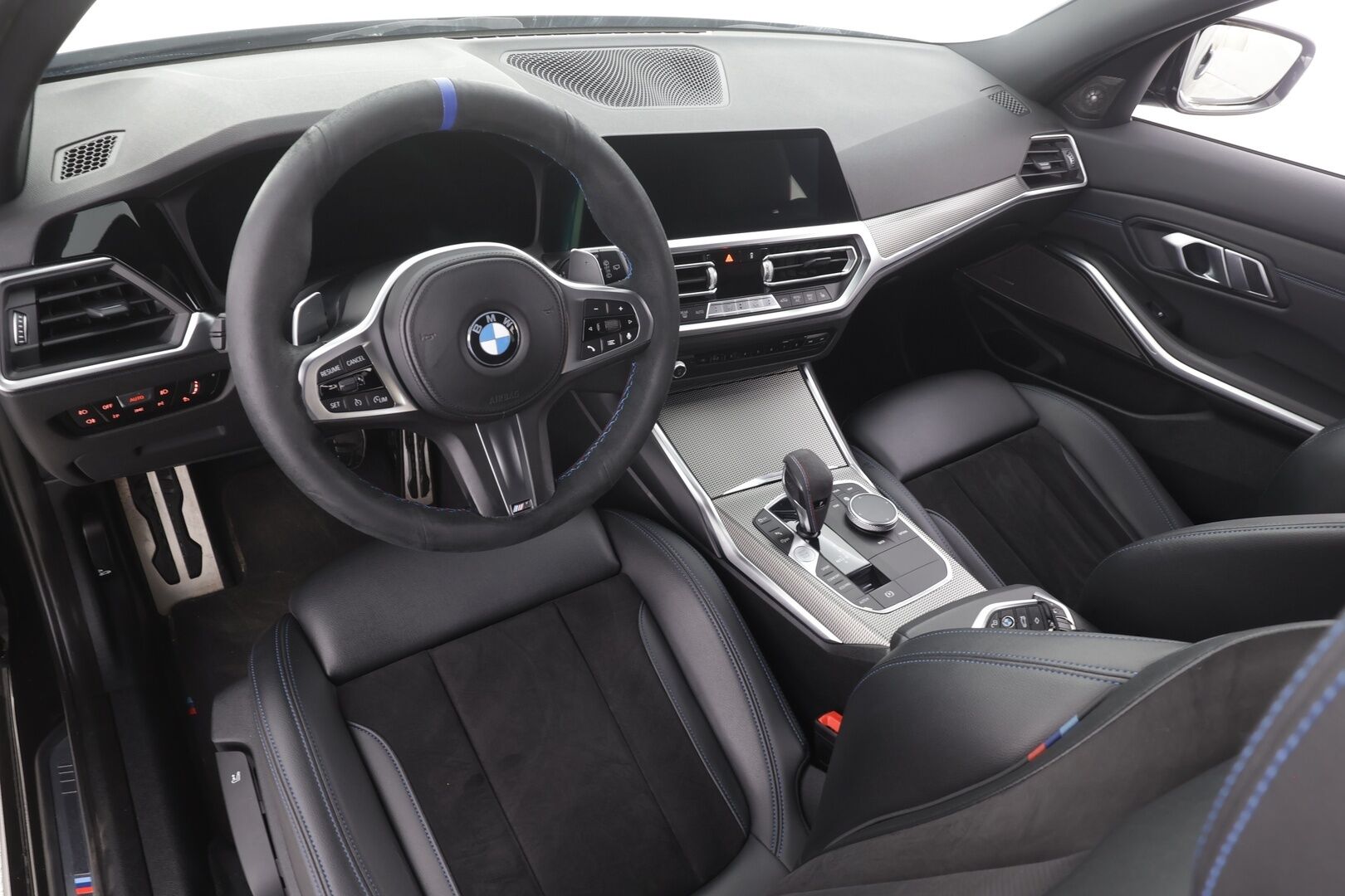 BMW 330 2021 G21 Touring 330i A xDrive Business M-Sport - LED | H&K | Sporttipenkit | P.Tutkat | Navi | Kaistavahti | Digimittaristo | Vakkari | Merkkihuollot