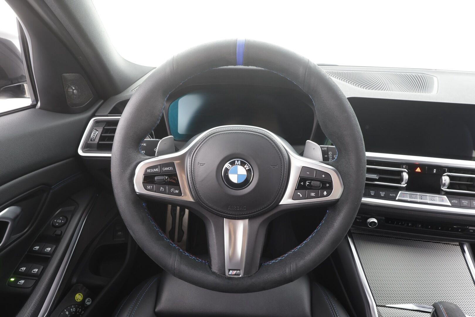 BMW 330 2021 G21 Touring 330i A xDrive Business M-Sport - LED | H&K | Sporttipenkit | P.Tutkat | Navi | Kaistavahti | Digimittaristo | Vakkari | Merkkihuollot