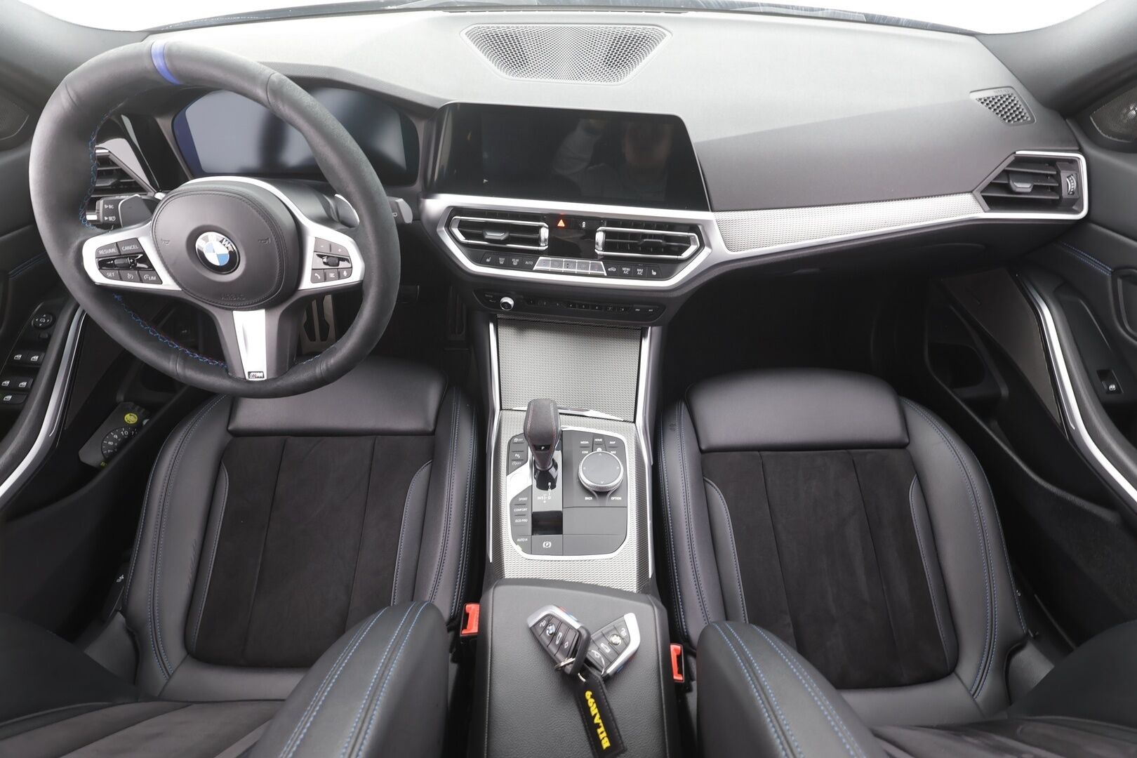 BMW 330 2021 G21 Touring 330i A xDrive Business M-Sport - LED | H&K | Sporttipenkit | P.Tutkat | Navi | Kaistavahti | Digimittaristo | Vakkari | Merkkihuollot