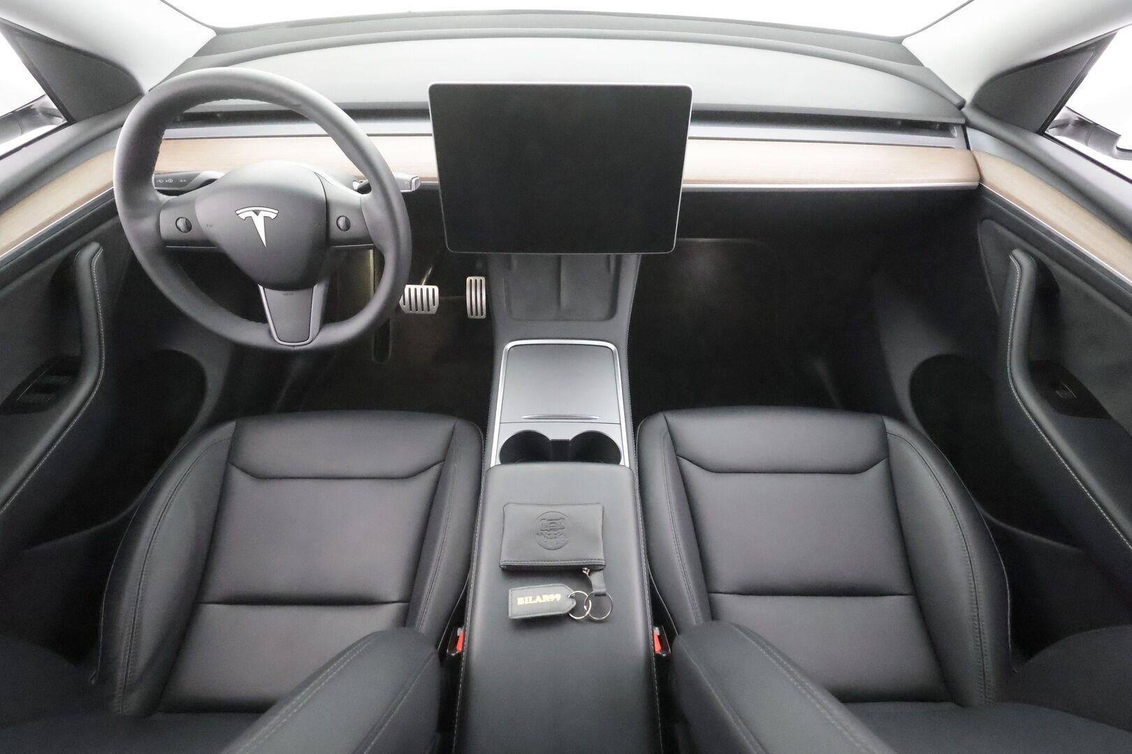 TESLA MODEL Y 2023 Performance - | ILP | Koukku | Lasikatto | ACC | Matrix-LED | P.Kamera | Muistipenkki | Premium Audio | Kaistavahti | Navi | Keyless | 2x Latauskaapelit | Kahdet renkaat |