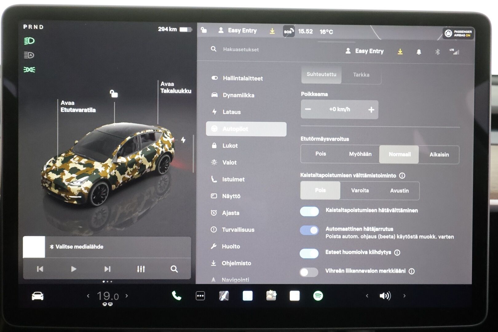 TESLA MODEL Y 2023 Performance - | ILP | Koukku | Lasikatto | ACC | Matrix-LED | P.Kamera | Muistipenkki | Premium Audio | Kaistavahti | Navi | Keyless | 2x Latauskaapelit | Kahdet renkaat |