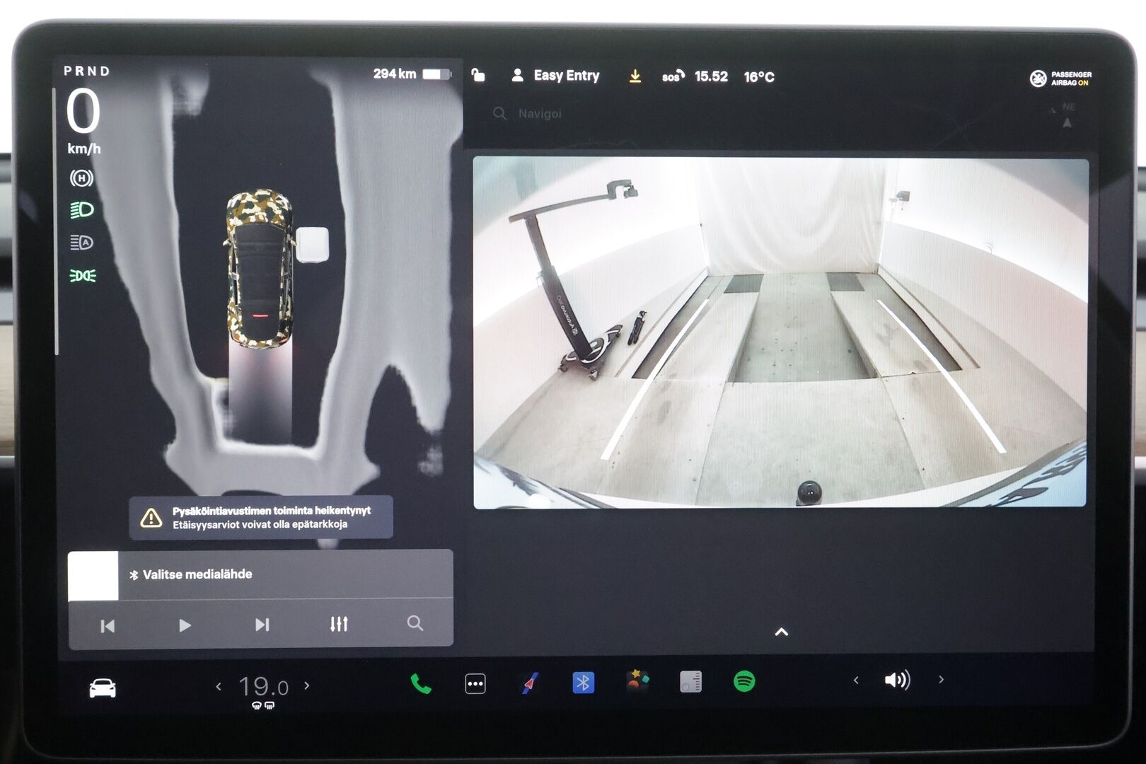 TESLA MODEL Y 2023 Performance - | ILP | Koukku | Lasikatto | ACC | Matrix-LED | P.Kamera | Muistipenkki | Premium Audio | Kaistavahti | Navi | Keyless | 2x Latauskaapelit | Kahdet renkaat |