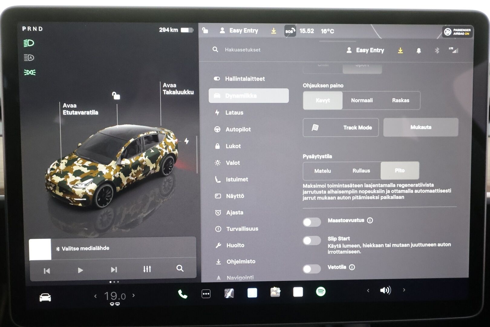 TESLA MODEL Y 2023 Performance - | ILP | Koukku | Lasikatto | ACC | Matrix-LED | P.Kamera | Muistipenkki | Premium Audio | Kaistavahti | Navi | Keyless | 2x Latauskaapelit | Kahdet renkaat |