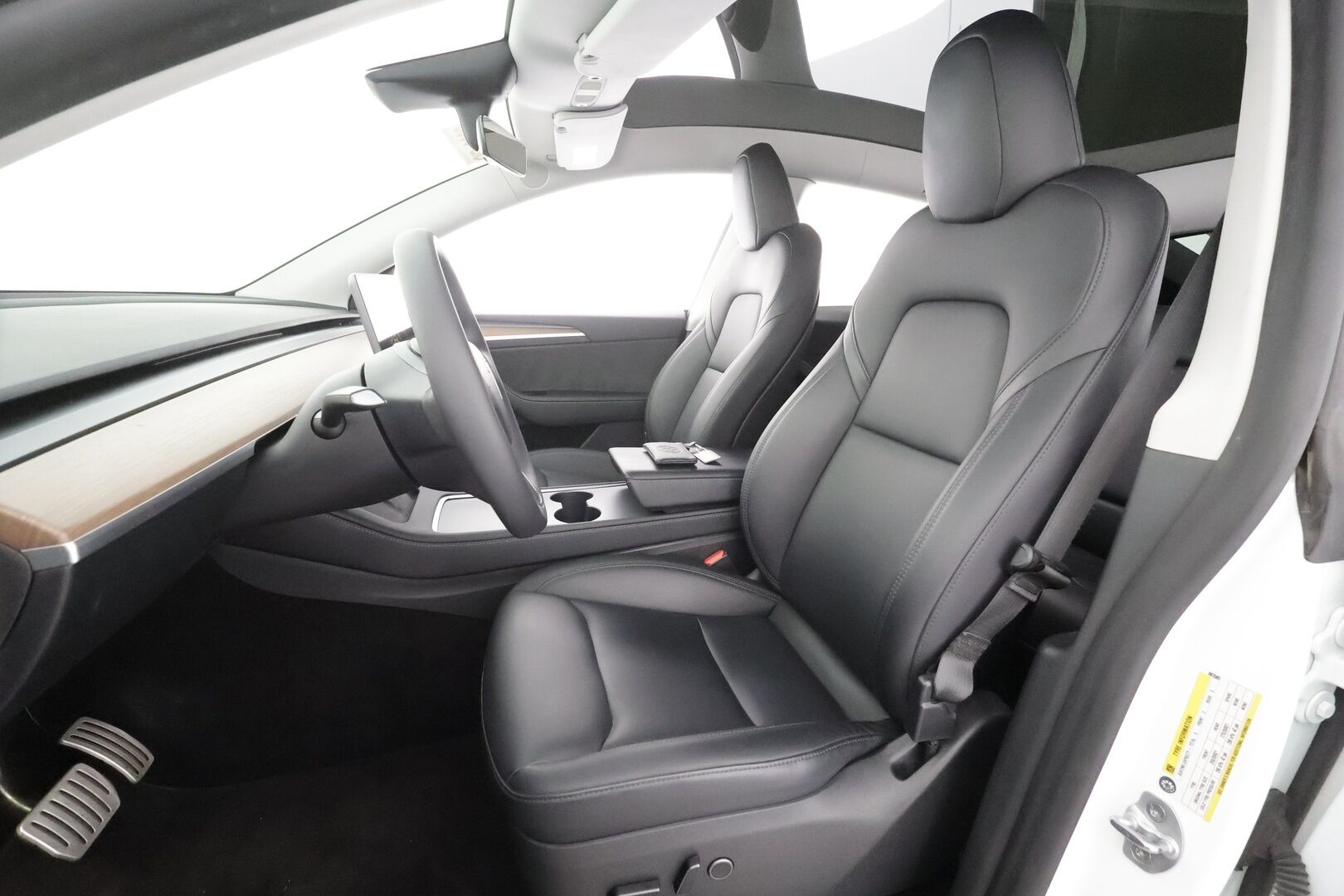 TESLA MODEL Y 2023 Performance - | ILP | Koukku | Lasikatto | ACC | Matrix-LED | P.Kamera | Muistipenkki | Premium Audio | Kaistavahti | Navi | Keyless | 2x Latauskaapelit | Kahdet renkaat |