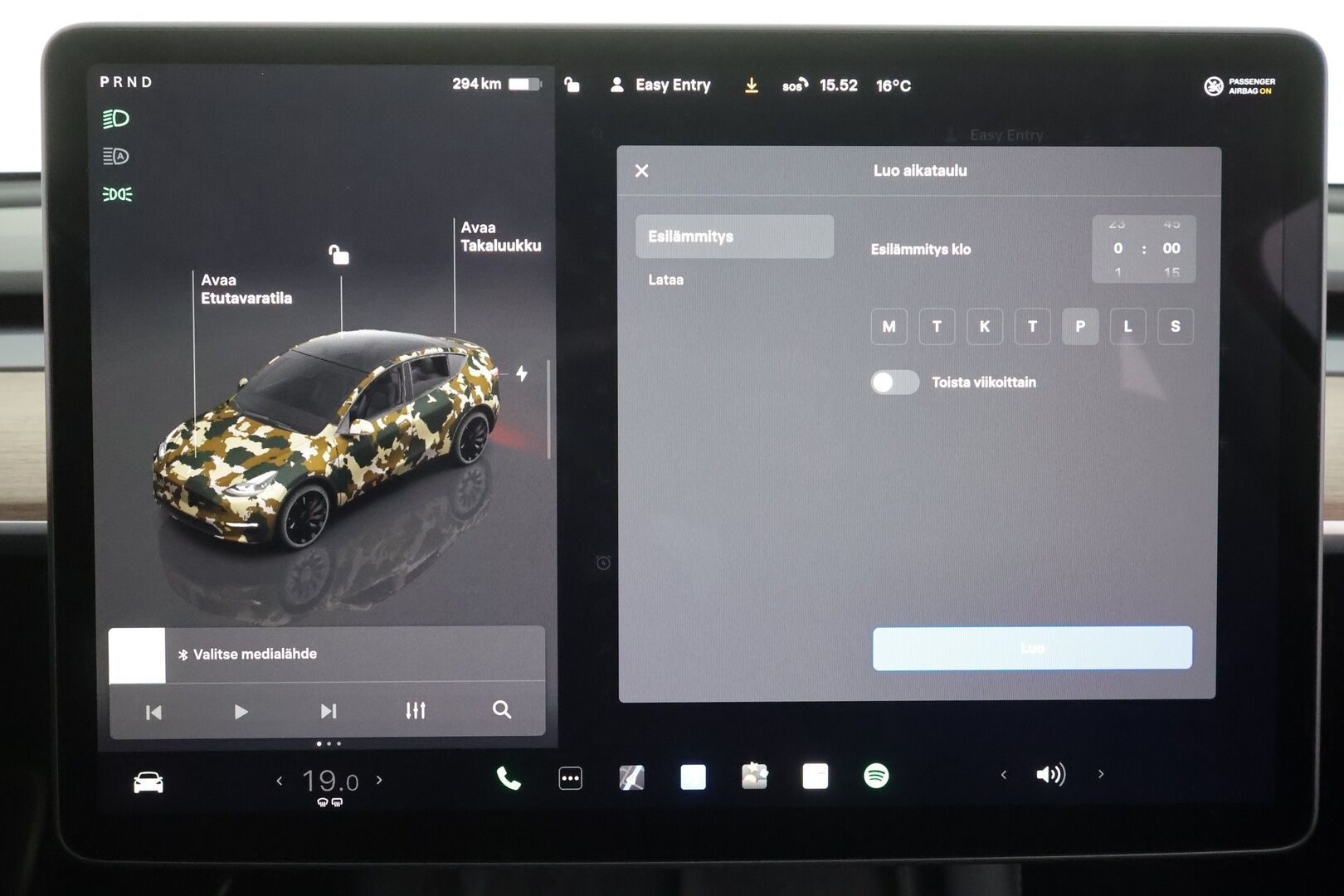 TESLA MODEL Y 2023 Performance - | ILP | Koukku | Lasikatto | ACC | Matrix-LED | P.Kamera | Muistipenkki | Premium Audio | Kaistavahti | Navi | Keyless | 2x Latauskaapelit | Kahdet renkaat |
