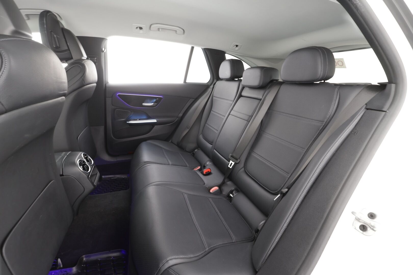 MERCEDES-BENZ C 2023 300e T a 9G-Tronic Avantgarde - | Distronic+ | Koukku | Burmester | High performance LED | P.Kamera | Osasähkö nahat | Apple&Android | Kahdet Renkaat | Koti&Kauppalaturi |