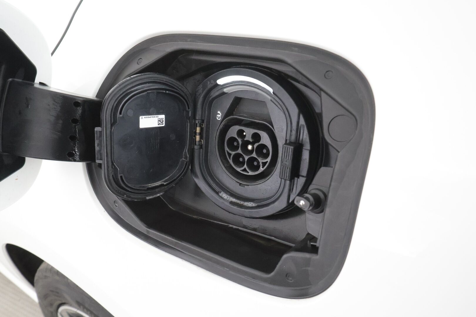 MERCEDES-BENZ C 2023 300e T a 9G-Tronic Avantgarde - | Distronic+ | Koukku | Burmester | High performance LED | P.Kamera | Osasähkö nahat | Apple&Android | Kahdet Renkaat | Koti&Kauppalaturi |