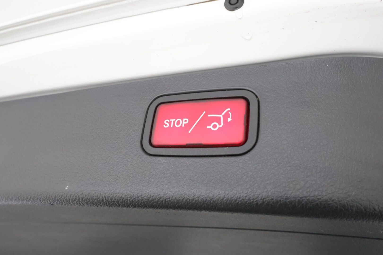 MERCEDES-BENZ C 2023 300e T a 9G-Tronic Avantgarde - | Distronic+ | Koukku | Burmester | High performance LED | P.Kamera | Osasähkö nahat | Apple&Android | Kahdet Renkaat | Koti&Kauppalaturi |