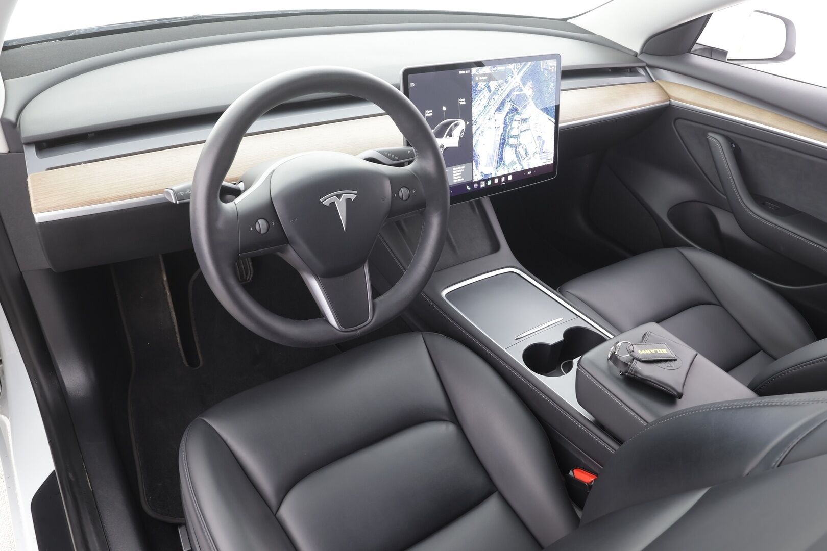 TESLA MODEL 3 2021 Standard Range Plus RWD - | ILP | Lasikatto | ACC | Matrix-LED | P.Kamera | Muistipenkki | Premium Speakers | Navi | Kaistavahti | Keyless | 2x Latauskaapelit |
