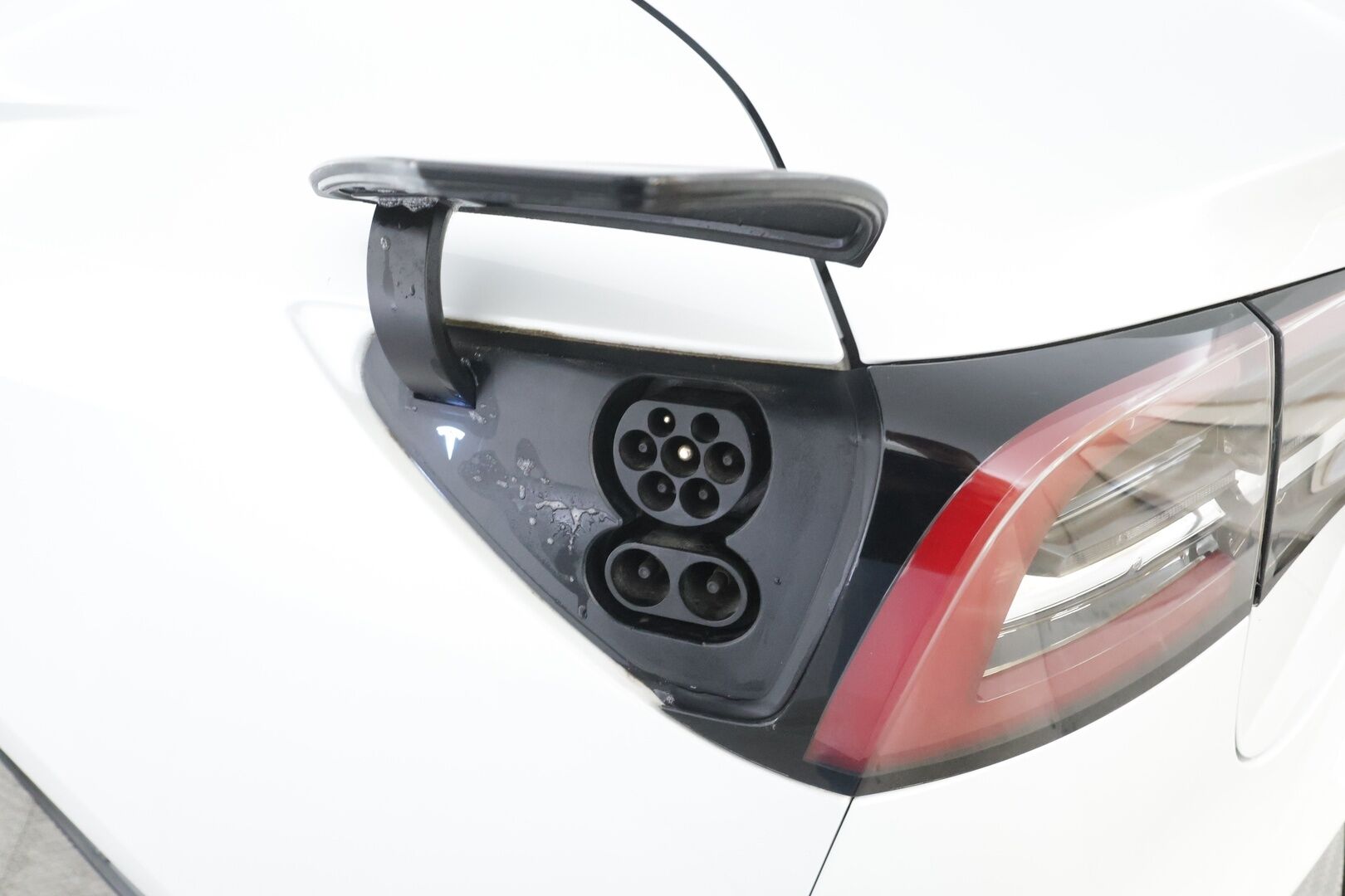 TESLA MODEL 3 2021 Standard Range Plus RWD - | ILP | Lasikatto | ACC | Matrix-LED | P.Kamera | Muistipenkki | Premium Speakers | Navi | Kaistavahti | Keyless | 2x Latauskaapelit |