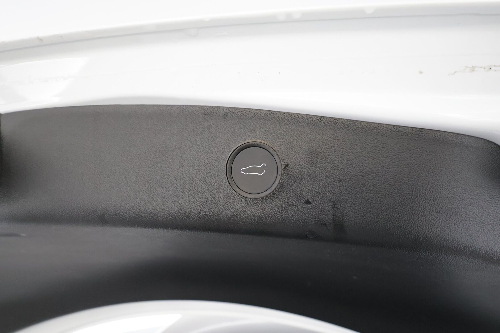 TESLA MODEL 3 2023 Performance - | ILP | ACC | Lasikatto | Matrix | P.Kamera | Muistipenkki | Premium Audio | Navi | Kaistavahti | Keyless | Kahdet renkaat | 2x Latauskaapelit |