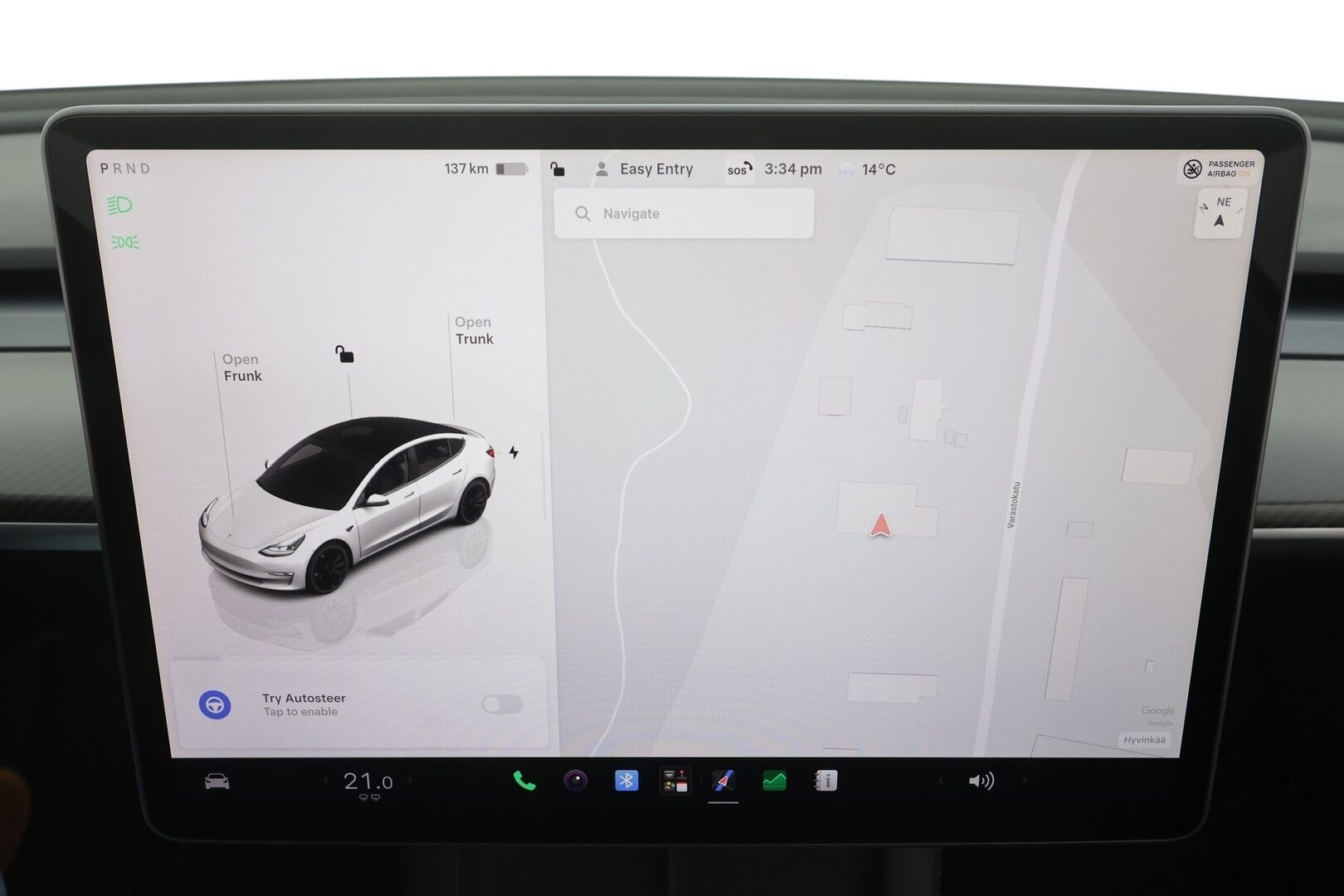TESLA MODEL 3 2023 Performance - | ILP | ACC | Lasikatto | Matrix | P.Kamera | Muistipenkki | Premium Audio | Navi | Kaistavahti | Keyless | Kahdet renkaat | 2x Latauskaapelit |