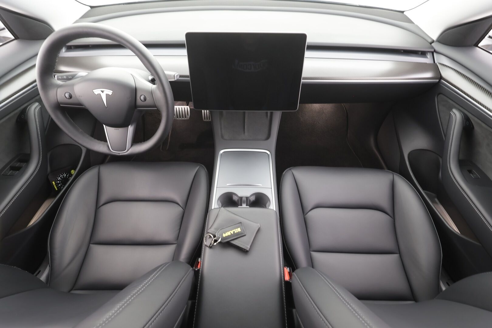 TESLA MODEL 3 2023 Performance - | ILP | ACC | Lasikatto | Matrix | P.Kamera | Muistipenkki | Premium Audio | Navi | Kaistavahti | Keyless | Kahdet renkaat | 2x Latauskaapelit |