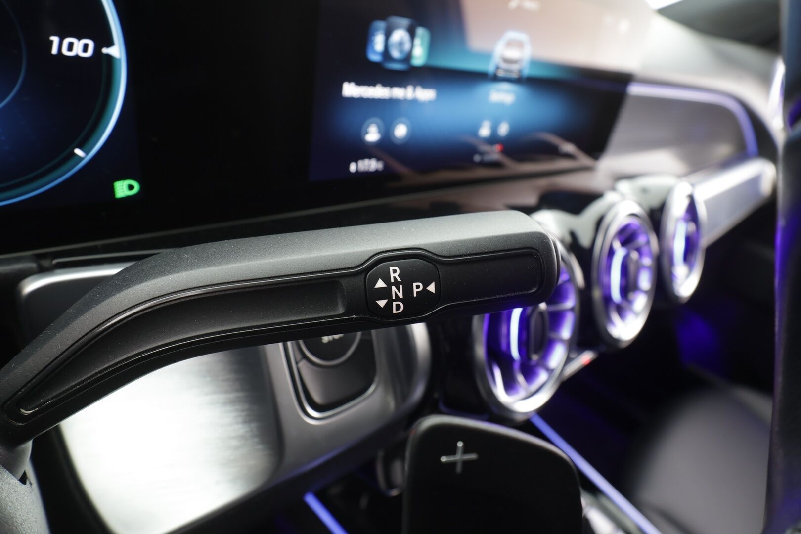 MERCEDES-BENZ EQB 2023 300 4MATIC Business - | ACC | ILP | Widescreen | Ambient | Puolinahat | P.kamera | Navi | Sähk. takaluukku | 2x renkaat aluin | ALV | 