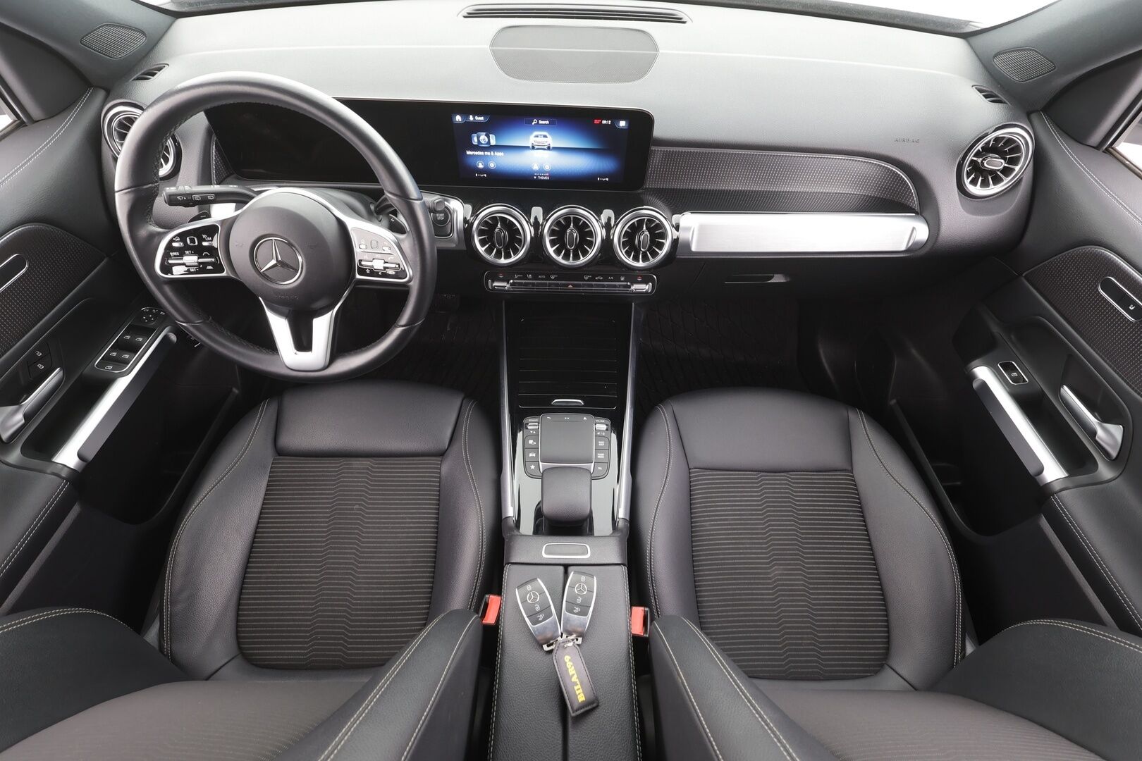 MERCEDES-BENZ EQB 2023 300 4MATIC Business - | ACC | ILP | Widescreen | Ambient | Puolinahat | P.kamera | Navi | Sähk. takaluukku | 2x renkaat aluin | ALV | 