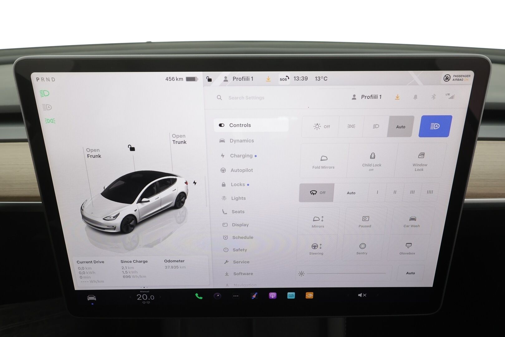 TESLA MODEL 3 2023 Long Range - | Koukku | ILP | Lasikatto | ACC | Matrix-LED | Muistipenkki | P.Kamera | Premium Audio | Kaistavahti | Navi | Keyless | 2x Latauskaapelit | Kahdet renkaat 
