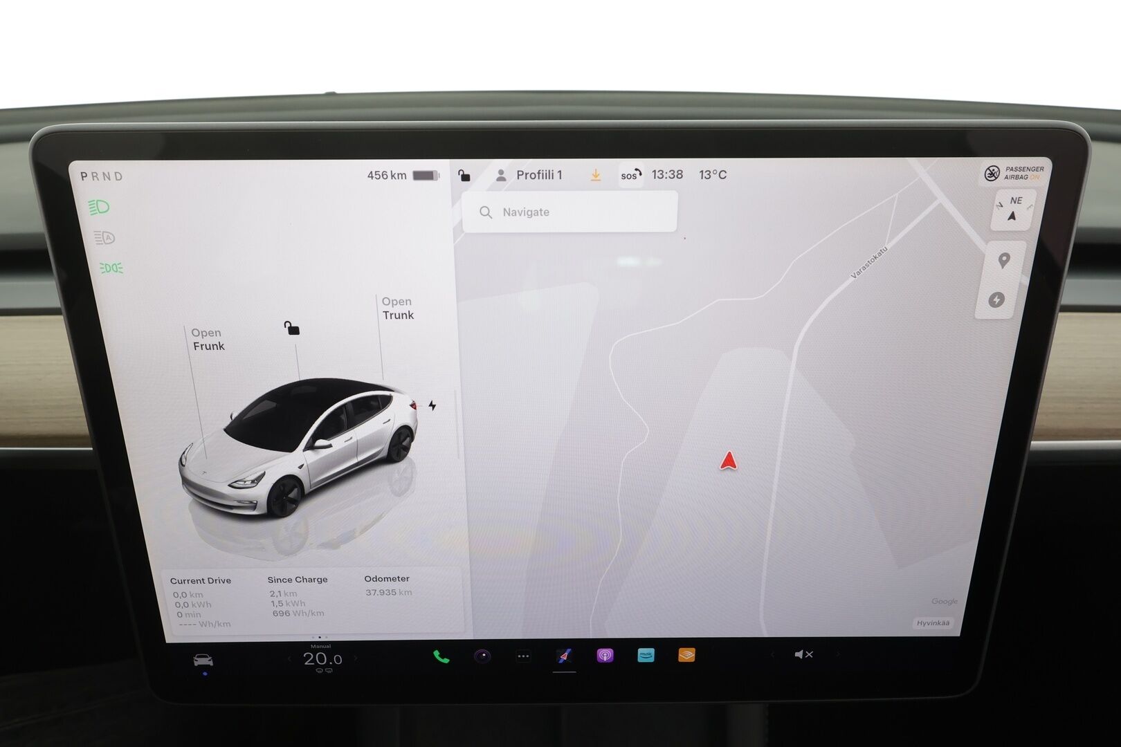 TESLA MODEL 3 2023 Long Range - | Koukku | ILP | Lasikatto | ACC | Matrix-LED | Muistipenkki | P.Kamera | Premium Audio | Kaistavahti | Navi | Keyless | 2x Latauskaapelit | Kahdet renkaat 