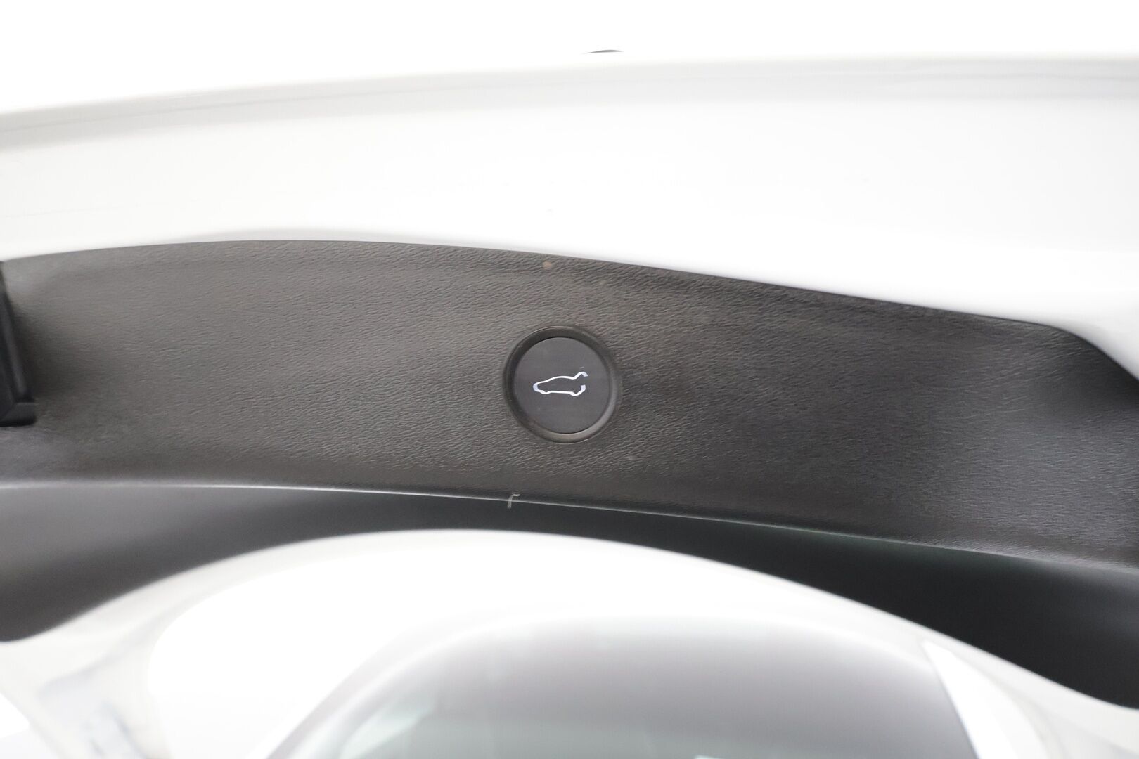 TESLA MODEL 3 2023 Long Range - | Koukku | ILP | Lasikatto | ACC | Matrix-LED | Muistipenkki | P.Kamera | Premium Audio | Kaistavahti | Navi | Keyless | 2x Latauskaapelit | Kahdet renkaat 