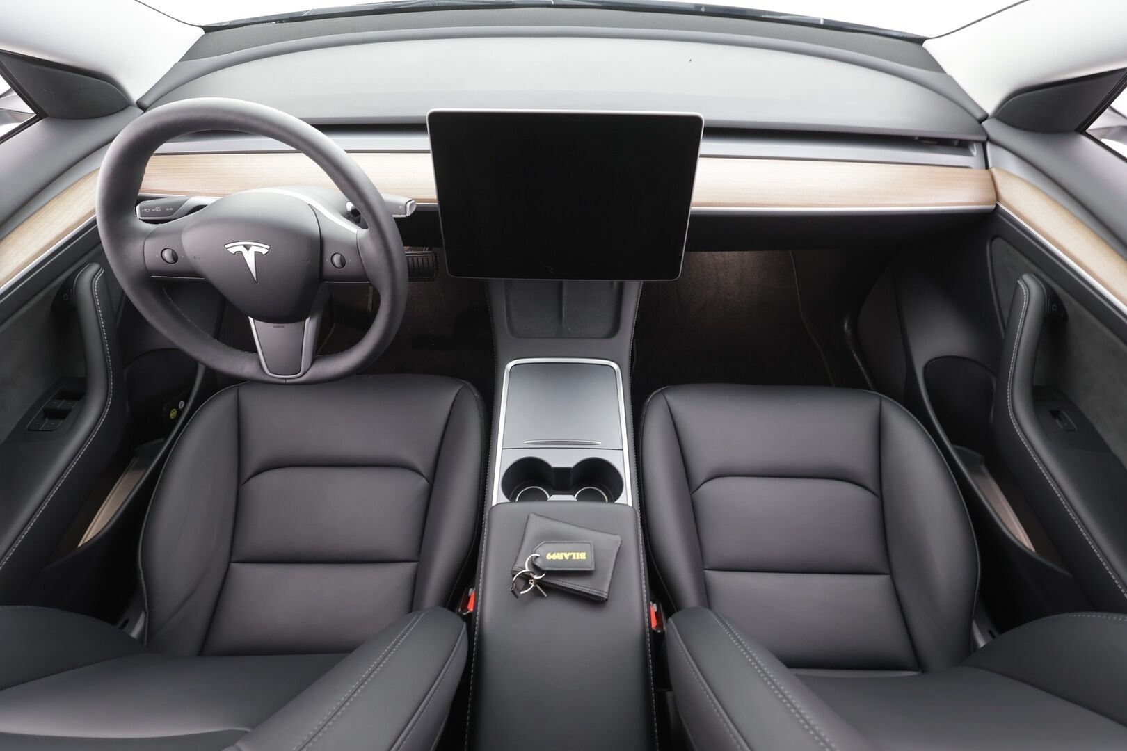 TESLA MODEL 3 2023 Long Range - | Koukku | ILP | Lasikatto | ACC | Matrix-LED | Muistipenkki | P.Kamera | Premium Audio | Kaistavahti | Navi | Keyless | 2x Latauskaapelit | Kahdet renkaat 