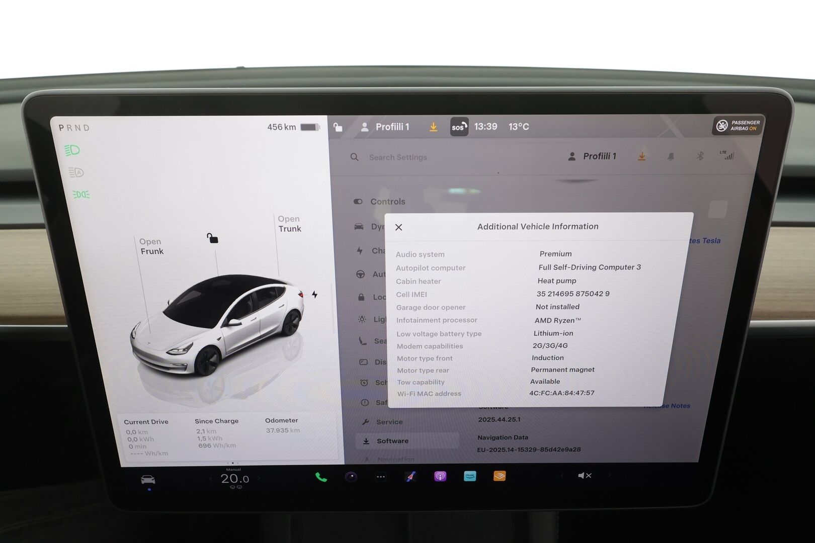 TESLA MODEL 3 2023 Long Range - | Koukku | ILP | Lasikatto | ACC | Matrix-LED | Muistipenkki | P.Kamera | Premium Audio | Kaistavahti | Navi | Keyless | 2x Latauskaapelit | Kahdet renkaat 