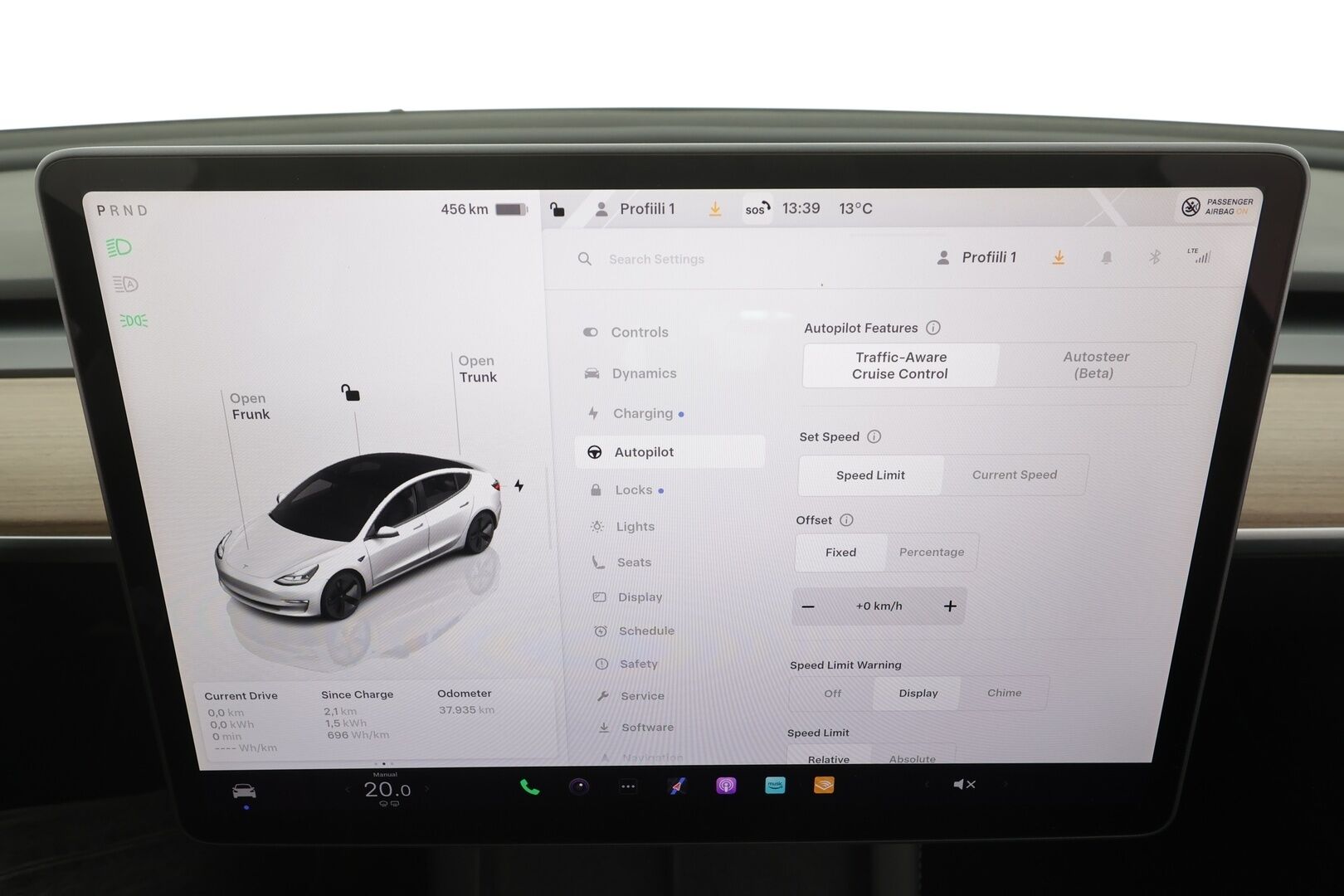 TESLA MODEL 3 2023 Long Range - | Koukku | ILP | Lasikatto | ACC | Matrix-LED | Muistipenkki | P.Kamera | Premium Audio | Kaistavahti | Navi | Keyless | 2x Latauskaapelit | Kahdet renkaat 