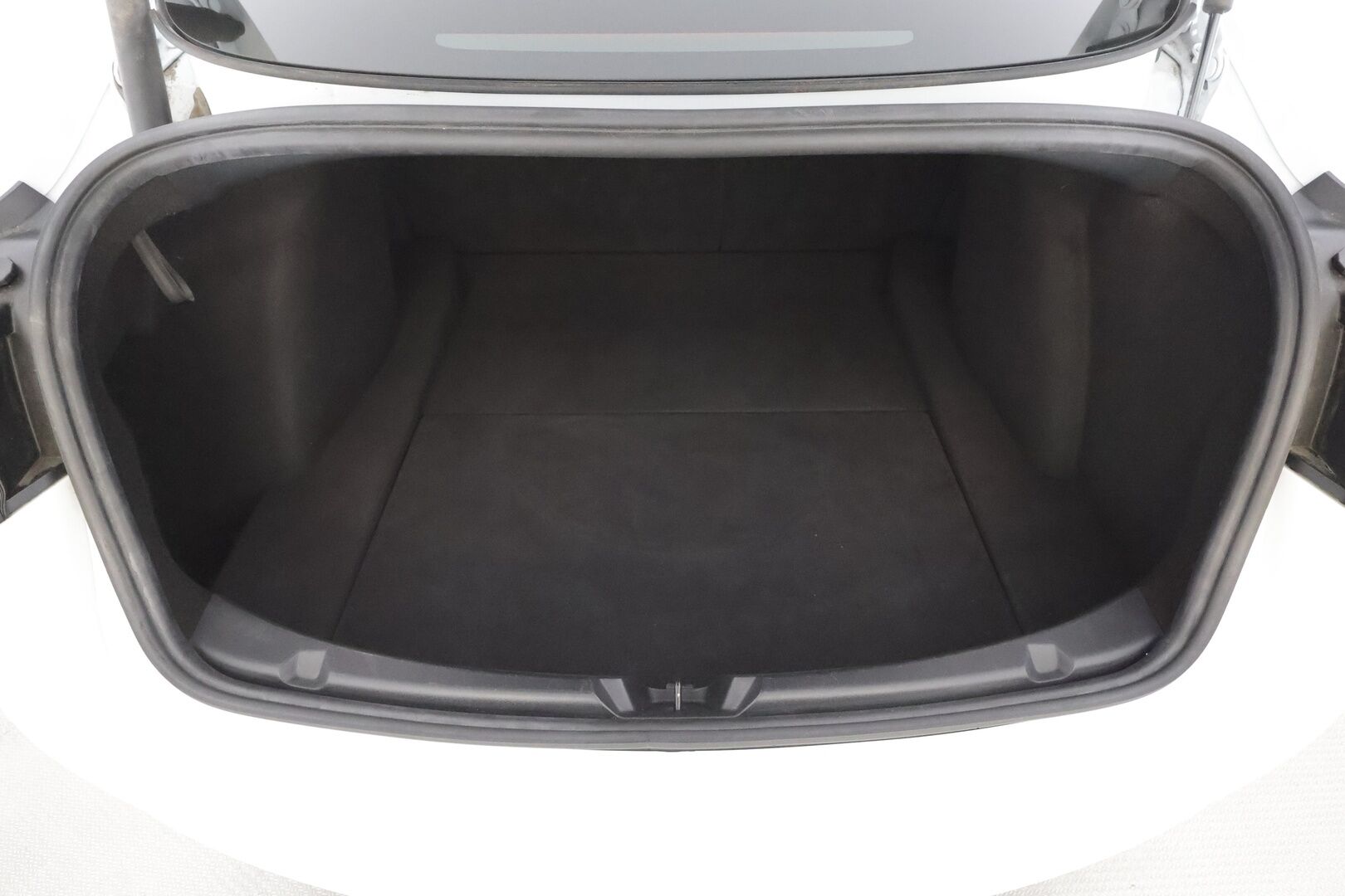 TESLA MODEL 3 2023 Long Range - | Koukku | ILP | Lasikatto | ACC | Matrix-LED | Muistipenkki | P.Kamera | Premium Audio | Kaistavahti | Navi | Keyless | 2x Latauskaapelit | Kahdet renkaat 