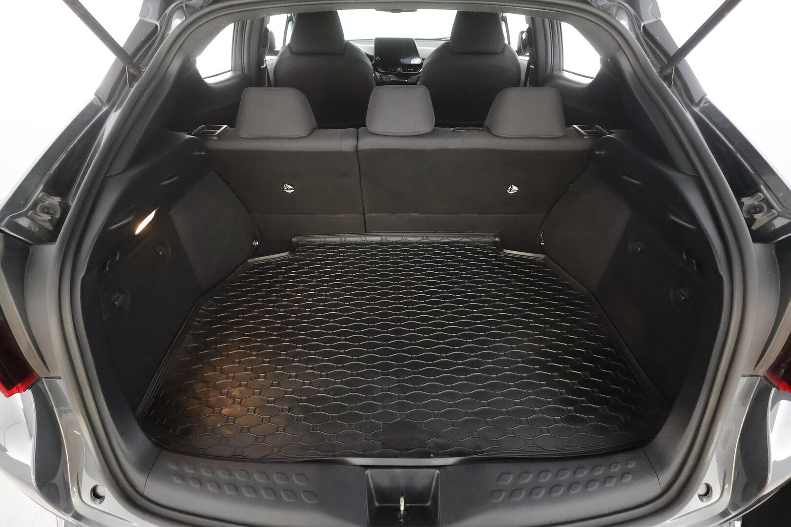 TOYOTA C-HR 2024 2,0 Hybrid Intense - Facelift | Adapt.Vakkari | Peruutuskamera | BLIS | Apple&Android | Adapt.LED | Ratinlämmitys | HUIPPUSIISTI!