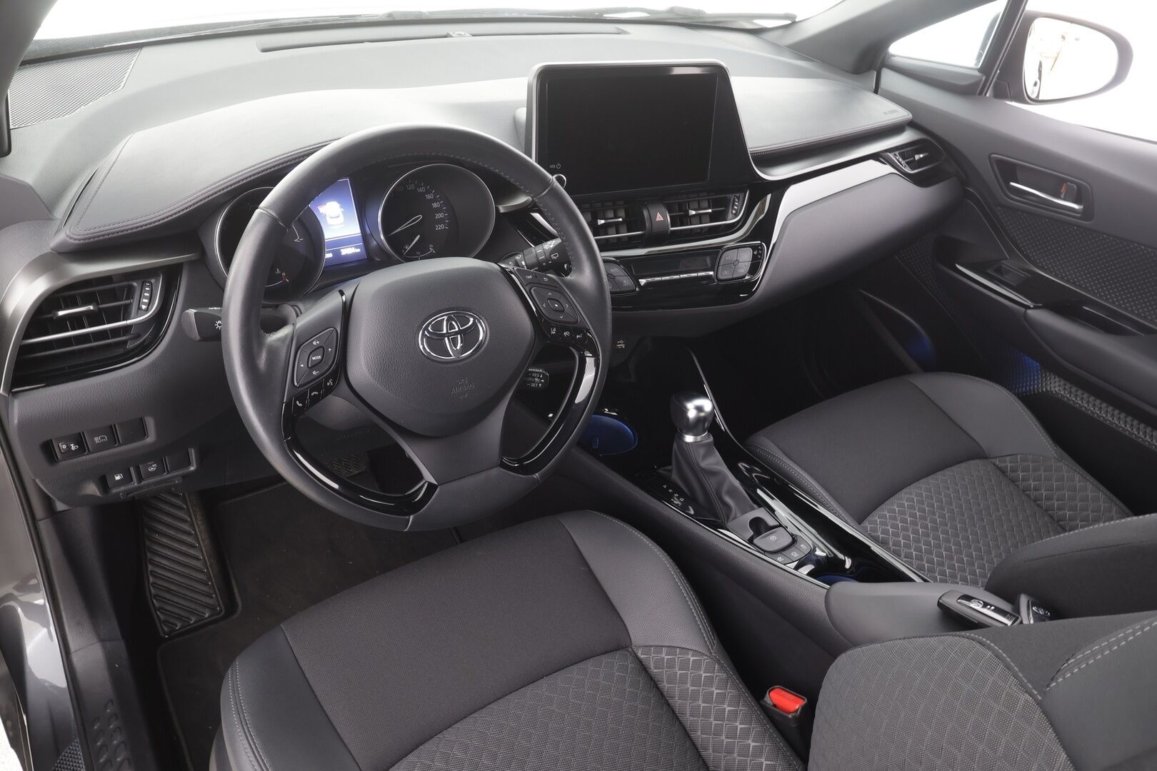 TOYOTA C-HR 2024 2,0 Hybrid Intense - Facelift | Adapt.Vakkari | Peruutuskamera | BLIS | Apple&Android | Adapt.LED | Ratinlämmitys | HUIPPUSIISTI!