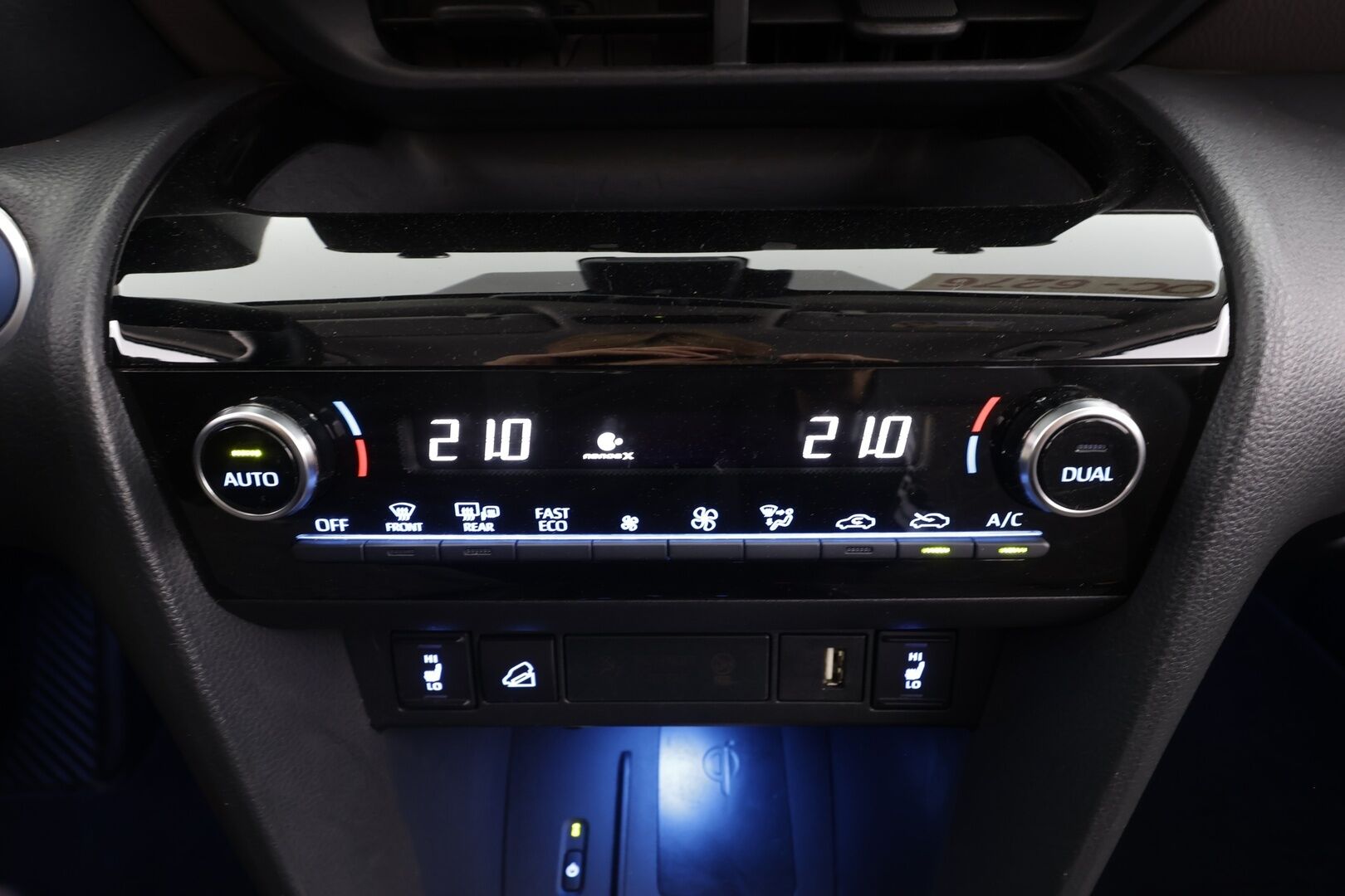TOYOTA YARIS CROSS 2023 1,5 Hybrid AWD-i Premium - | Koukku | ACC | LED | 360 | Navi | Kaistavahti | Katveavustin | Keyless | Apple&Android |