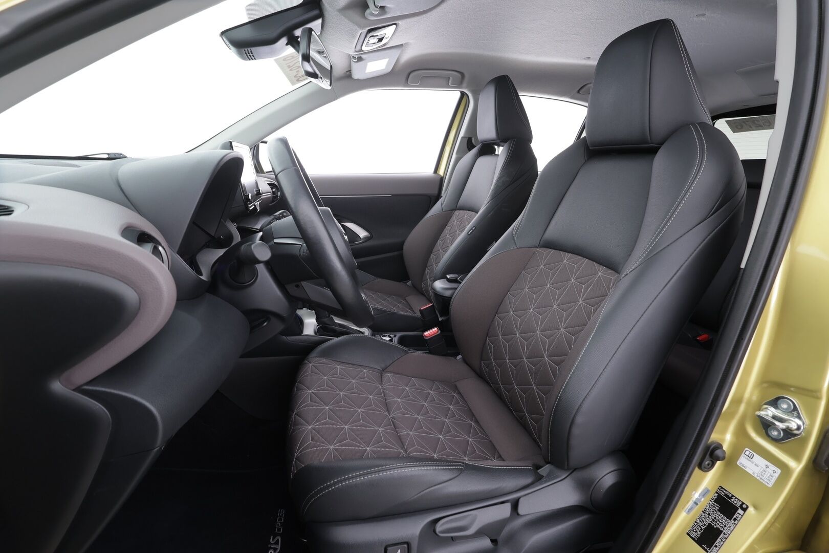 TOYOTA YARIS CROSS 2023 1,5 Hybrid AWD-i Premium - | Koukku | ACC | LED | 360 | Navi | Kaistavahti | Katveavustin | Keyless | Apple&Android |