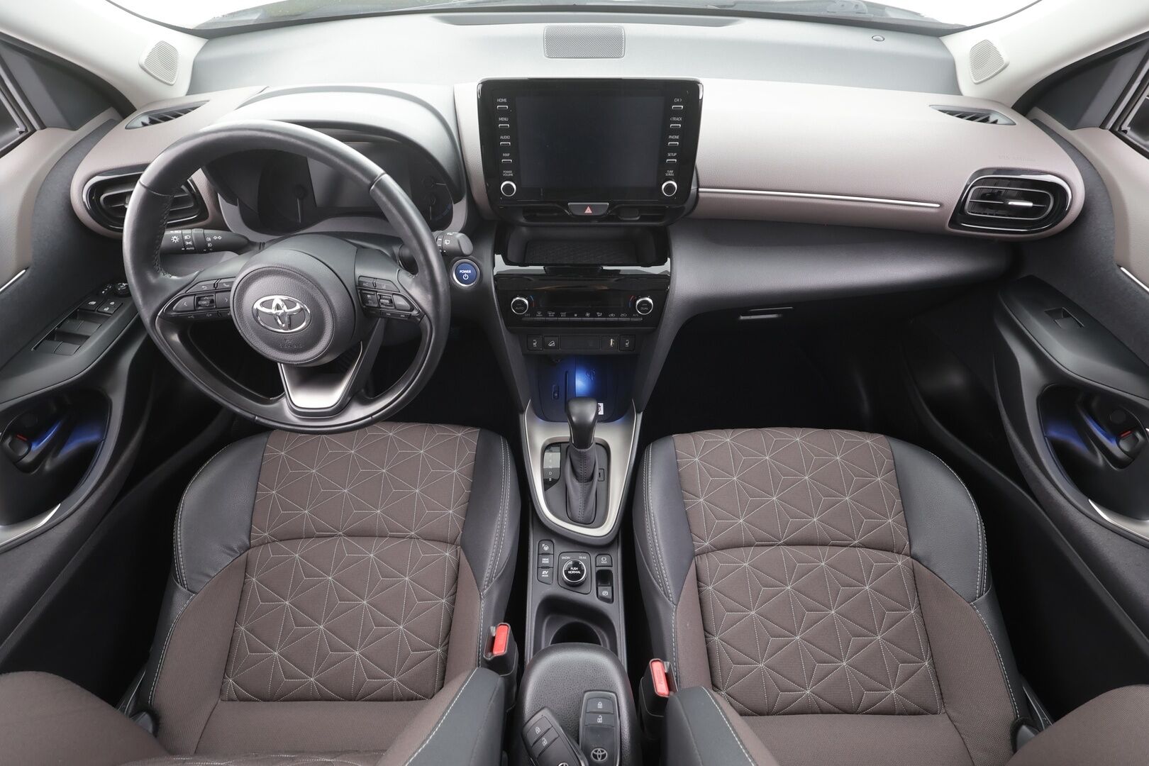 TOYOTA YARIS CROSS 2023 1,5 Hybrid AWD-i Premium - | Koukku | ACC | LED | 360 | Navi | Kaistavahti | Katveavustin | Keyless | Apple&Android |