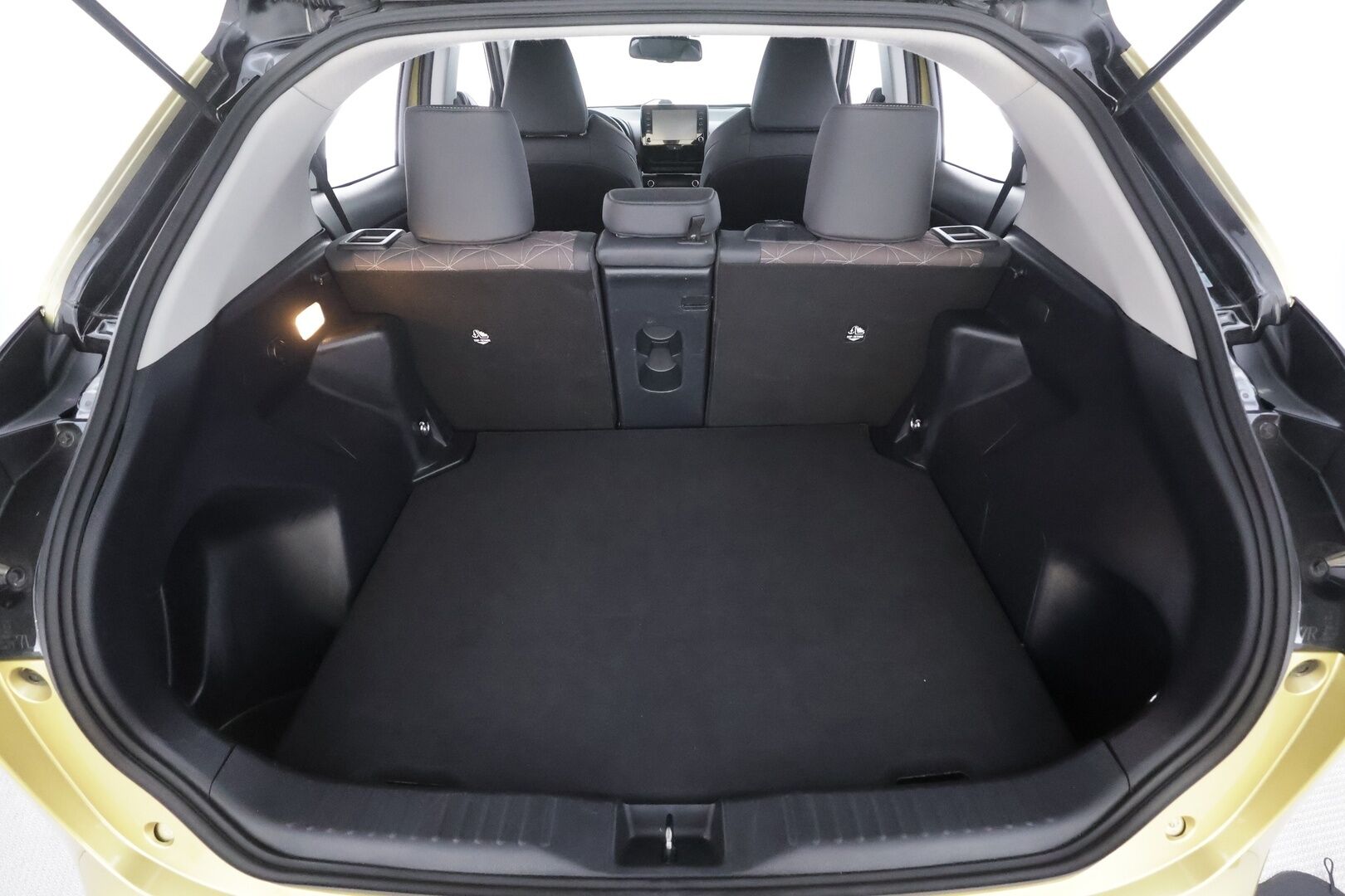 TOYOTA YARIS CROSS 2023 1,5 Hybrid AWD-i Premium - | Koukku | ACC | LED | 360 | Navi | Kaistavahti | Katveavustin | Keyless | Apple&Android |