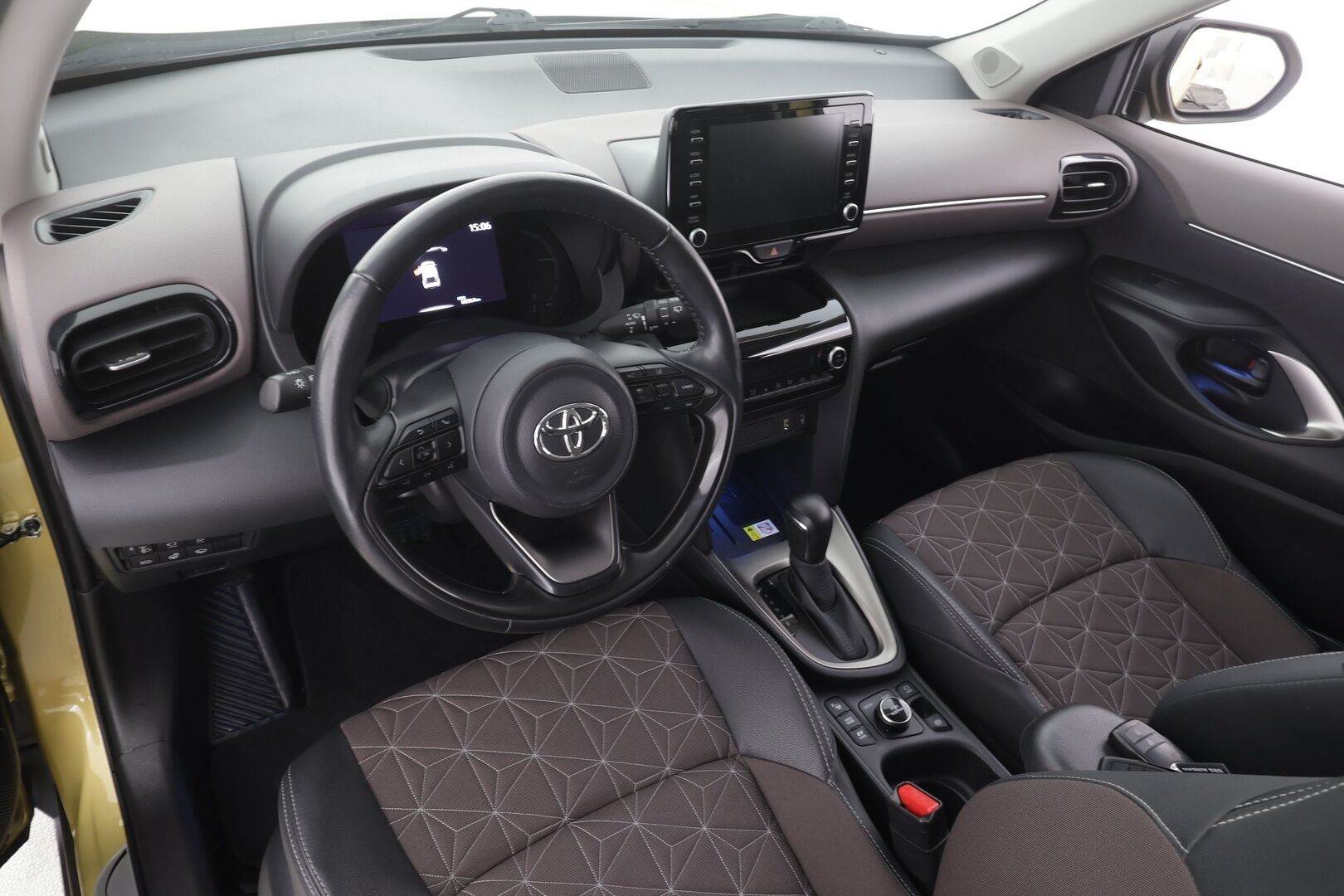 TOYOTA YARIS CROSS 2023 1,5 Hybrid AWD-i Premium - | Koukku | ACC | LED | 360 | Navi | Kaistavahti | Katveavustin | Keyless | Apple&Android |