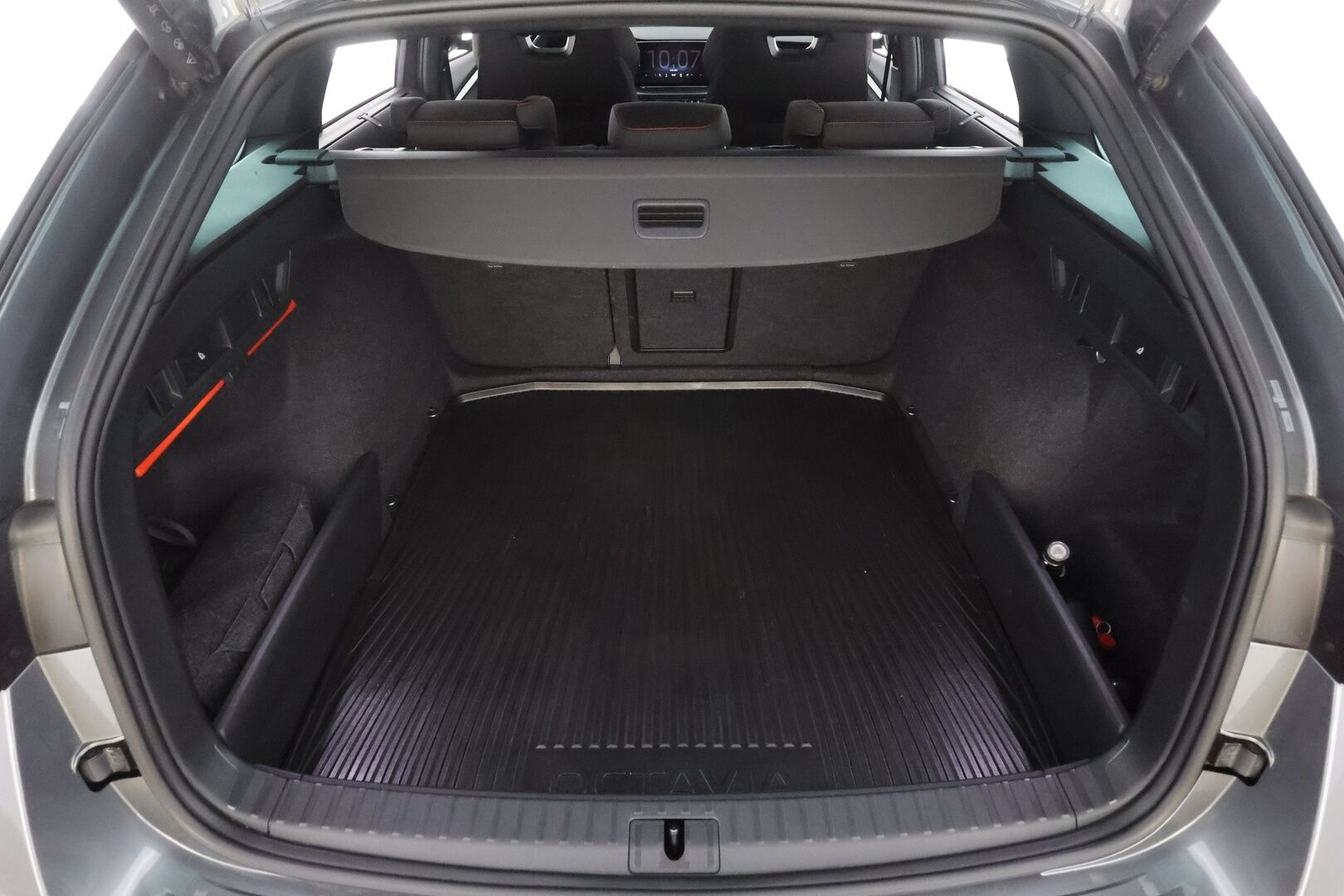 SKODA OCTAVIA 2023 RS Combi 2,0 TSI DSG - ACC | Crystal Matrix LED | Digimittari | Peruutuskamera | Navi | Ratinlämmitys | Sporttipenkit | SmartLink | Huippuvarusteet!