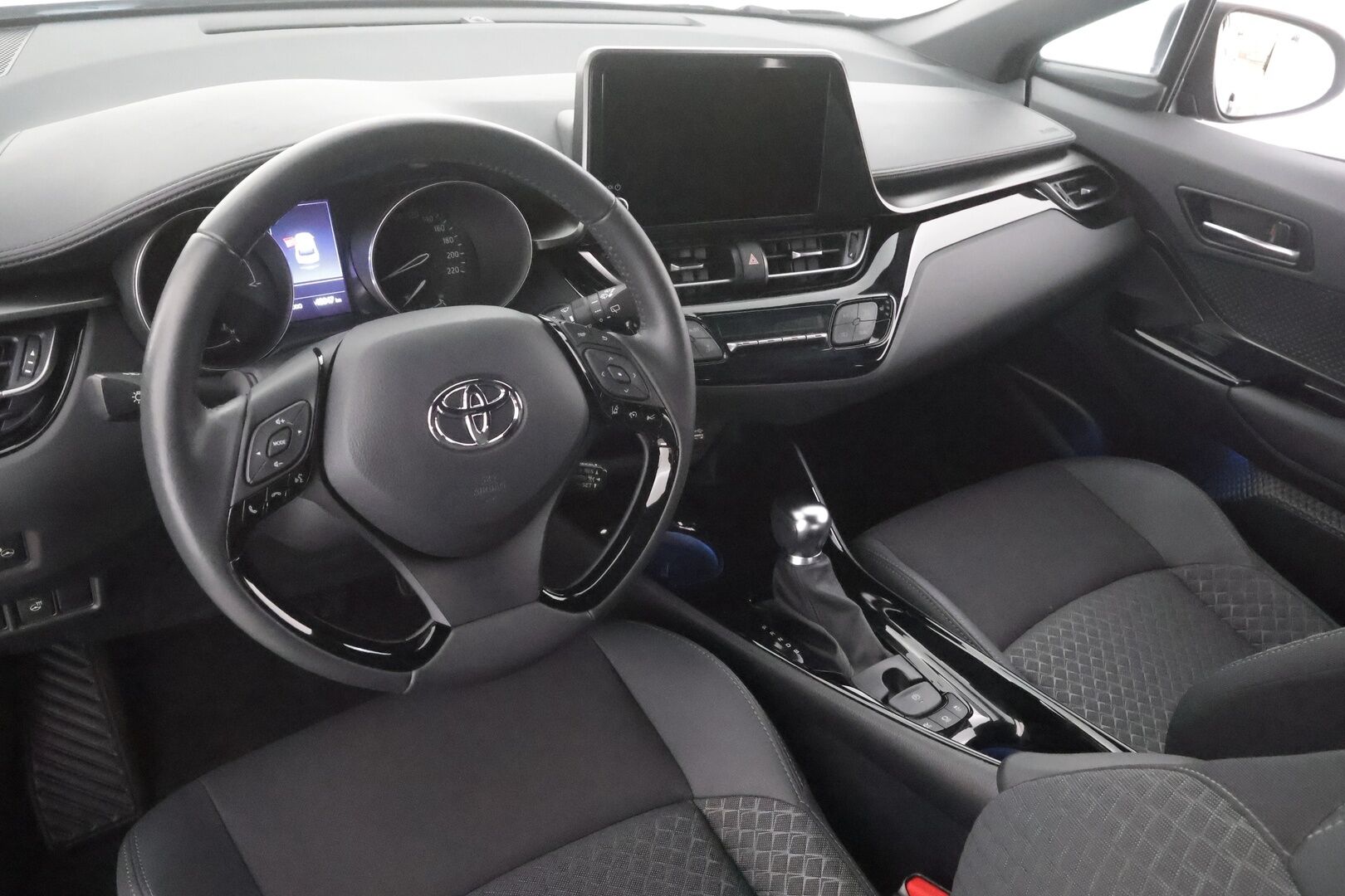 Toyota C-HR 2023 1,8 Hybrid Active - | ACC | LED | Facelift | P.kamera | Navi | Lämm. ratti | BSM | Keyless | Merkkihuollot | 2x renkaat aluin |