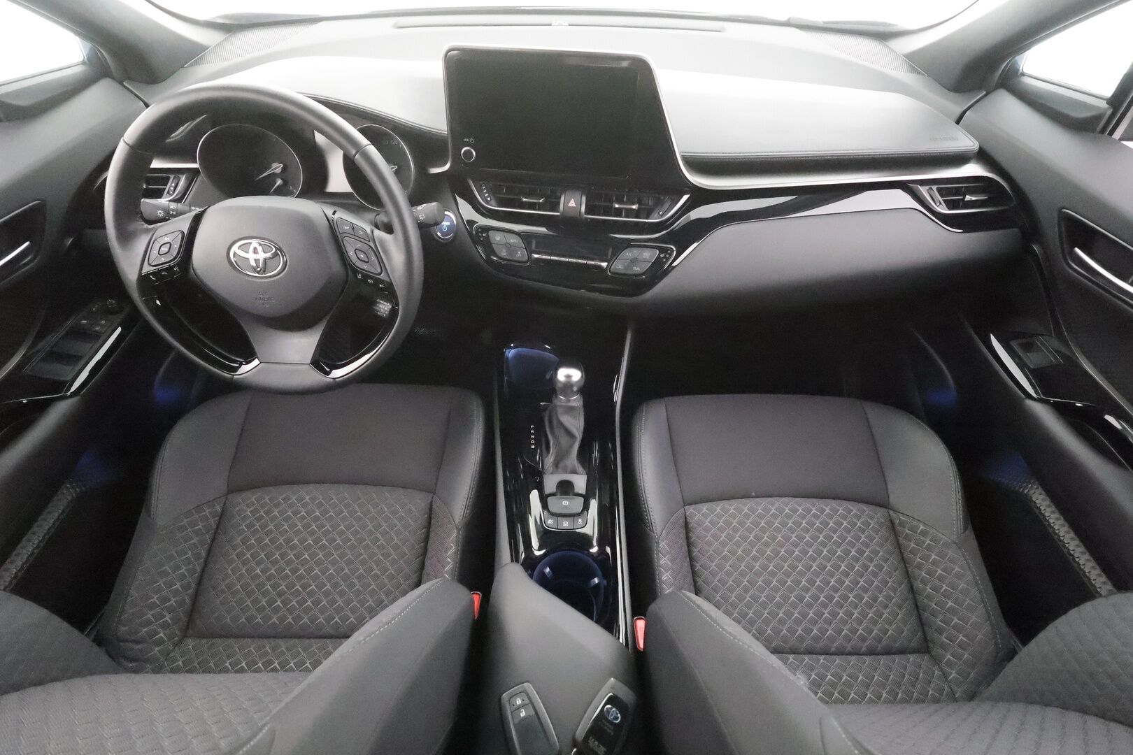 Toyota C-HR 2023 1,8 Hybrid Active - | ACC | LED | Facelift | P.kamera | Navi | Lämm. ratti | BSM | Keyless | Merkkihuollot | 2x renkaat aluin |