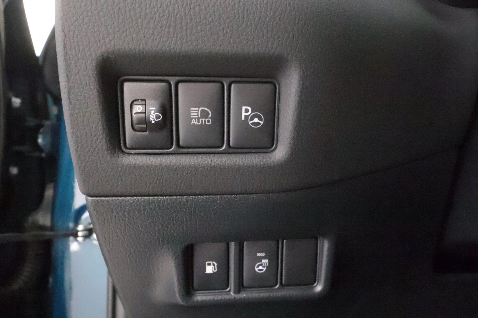 Toyota C-HR 2023 1,8 Hybrid Active - | ACC | LED | Facelift | P.kamera | Navi | Lämm. ratti | BSM | Keyless | Merkkihuollot | 2x renkaat aluin |