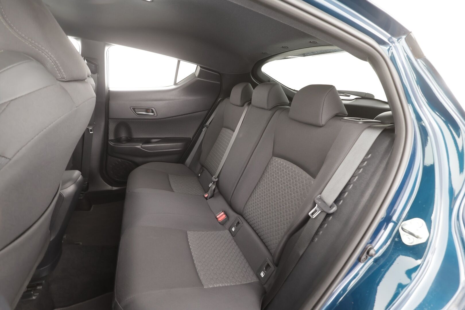 Toyota C-HR 2023 1,8 Hybrid Active - | ACC | LED | Facelift | P.kamera | Navi | Lämm. ratti | BSM | Keyless | Merkkihuollot | 2x renkaat aluin |