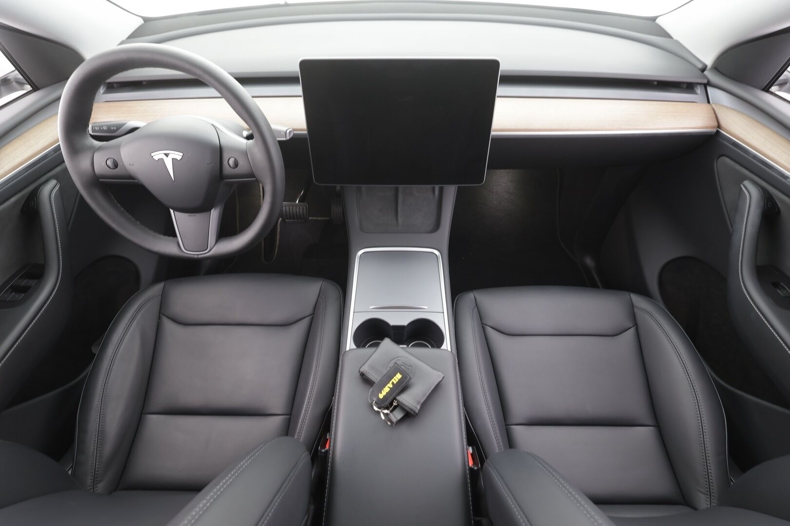 TESLA MODEL Y 2023 Long Range - | ILP | Lasikatto | ACC | Matrix-LED | Muistipenkki | P.Kamera | Premium Audio | Kaistavahti | Navi | Keyless |