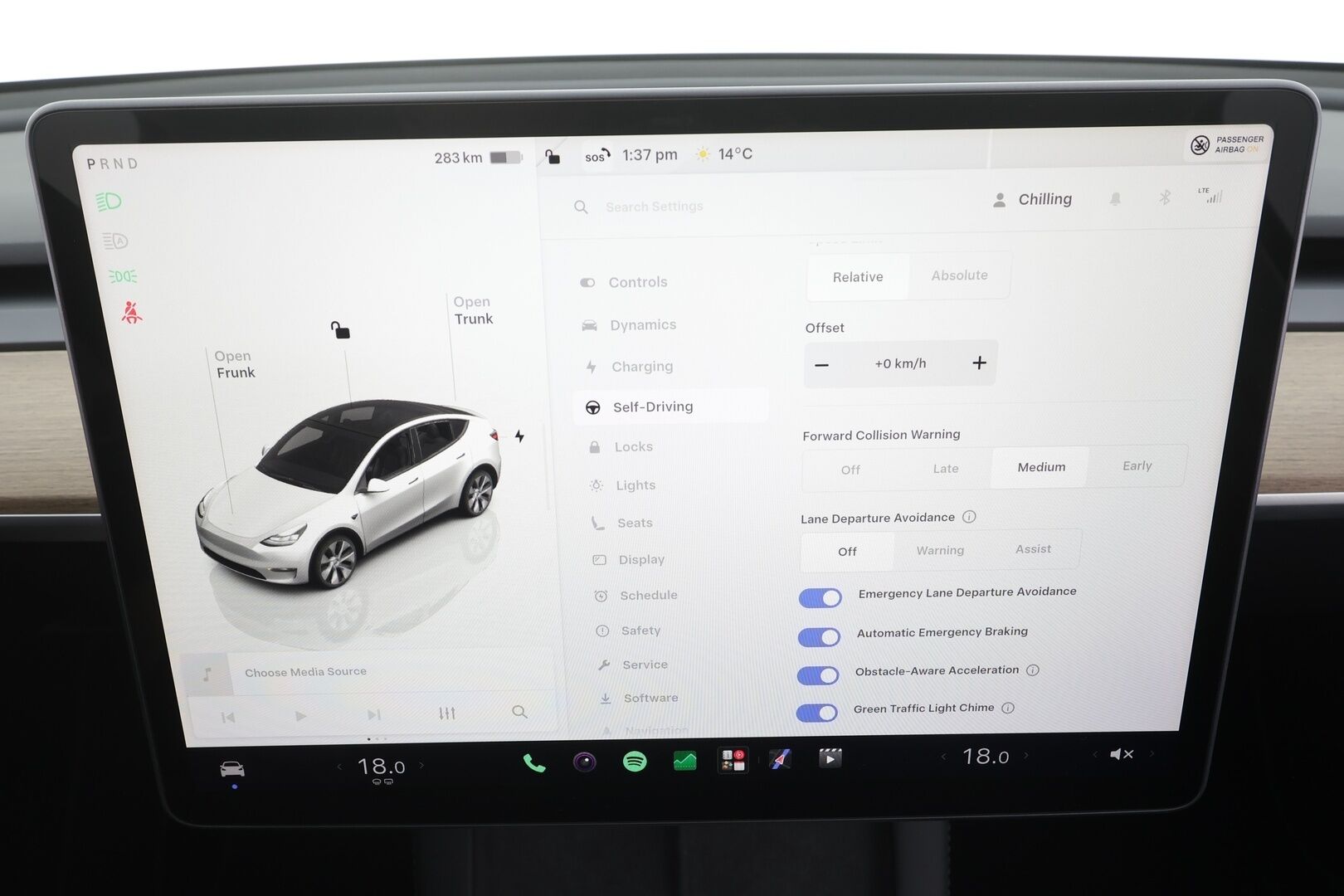 TESLA MODEL Y 2023 Long Range - | ILP | Lasikatto | ACC | Matrix-LED | Muistipenkki | P.Kamera | Premium Audio | Kaistavahti | Navi | Keyless |