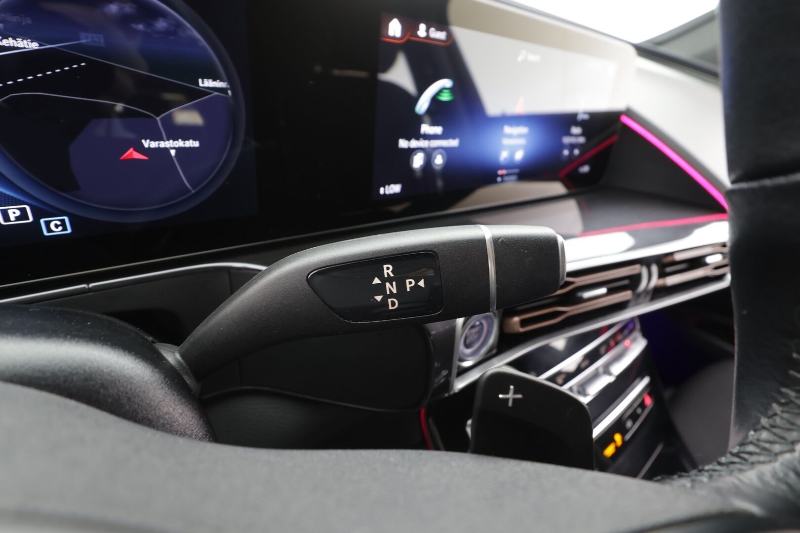 MERCEDES-BENZ EQC 2022 Edition 4Matic - | Distronic+ | Koukku | Multibeam | Keyless | P.kamera | Widescreen | Sporttipenkit | Navi | Akustiikkalasit | Kahdet renkaat aluvanteilla | Merkkihuollettu | 