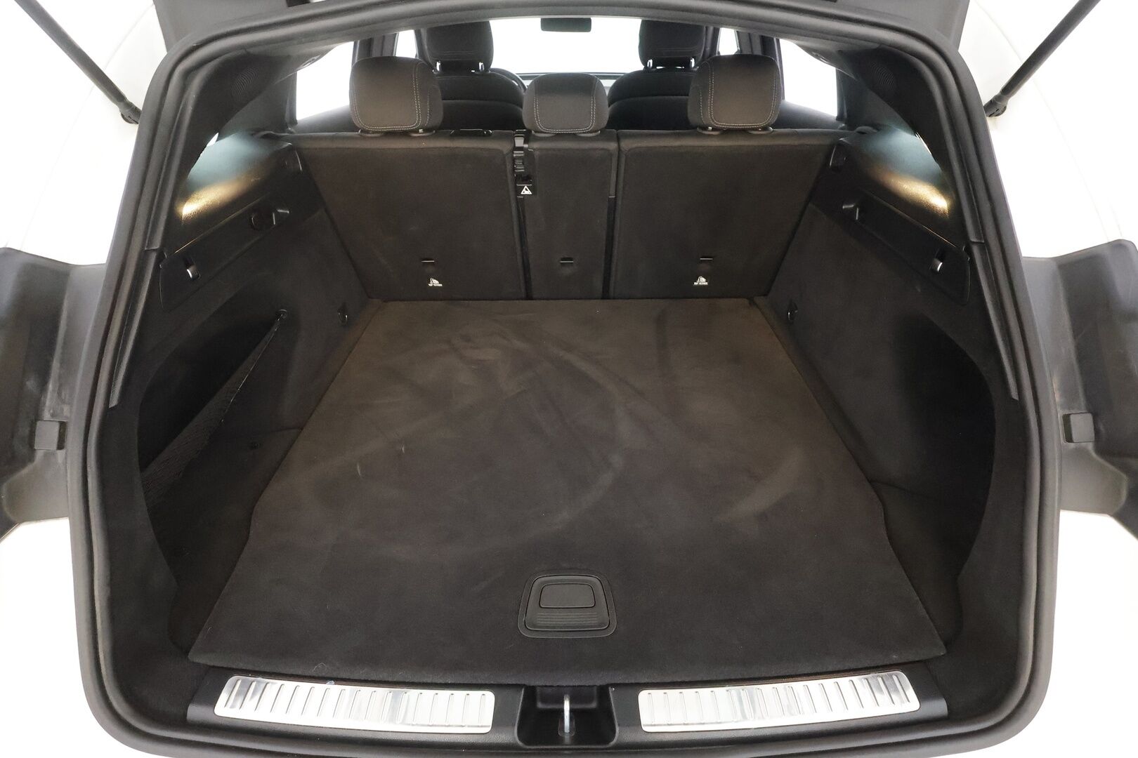 MERCEDES-BENZ EQC 2022 Edition 4Matic - | Distronic+ | Koukku | Multibeam | Keyless | P.kamera | Widescreen | Sporttipenkit | Navi | Akustiikkalasit | Kahdet renkaat aluvanteilla | Merkkihuollettu | 