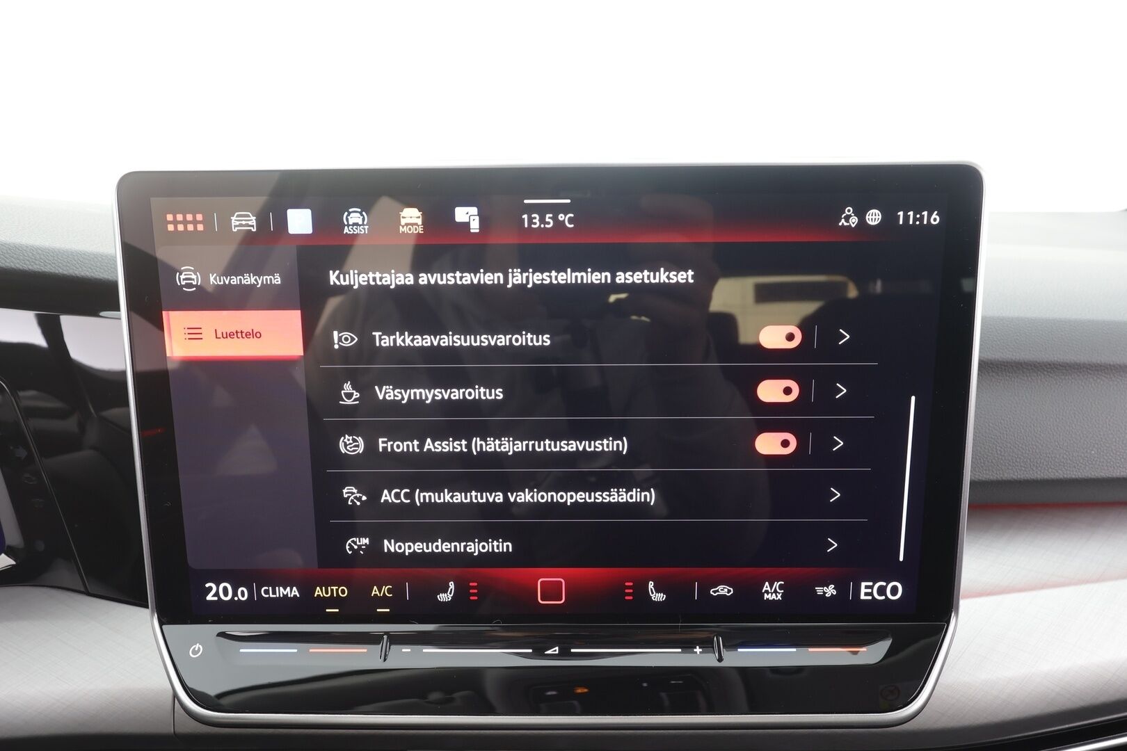 VOLKSWAGEN GOLF 2025 1.5 eHybrid 150kW DSG / ACC / LED-ajovalot / Pysäköinti tutkat ed. ja takana - | ACC | Pikalataus | Facelift | LED | Digimittaristo | Ambient | Tutkat | Lämm. ratti | Lane assist | 2x renkaat aluin | 
