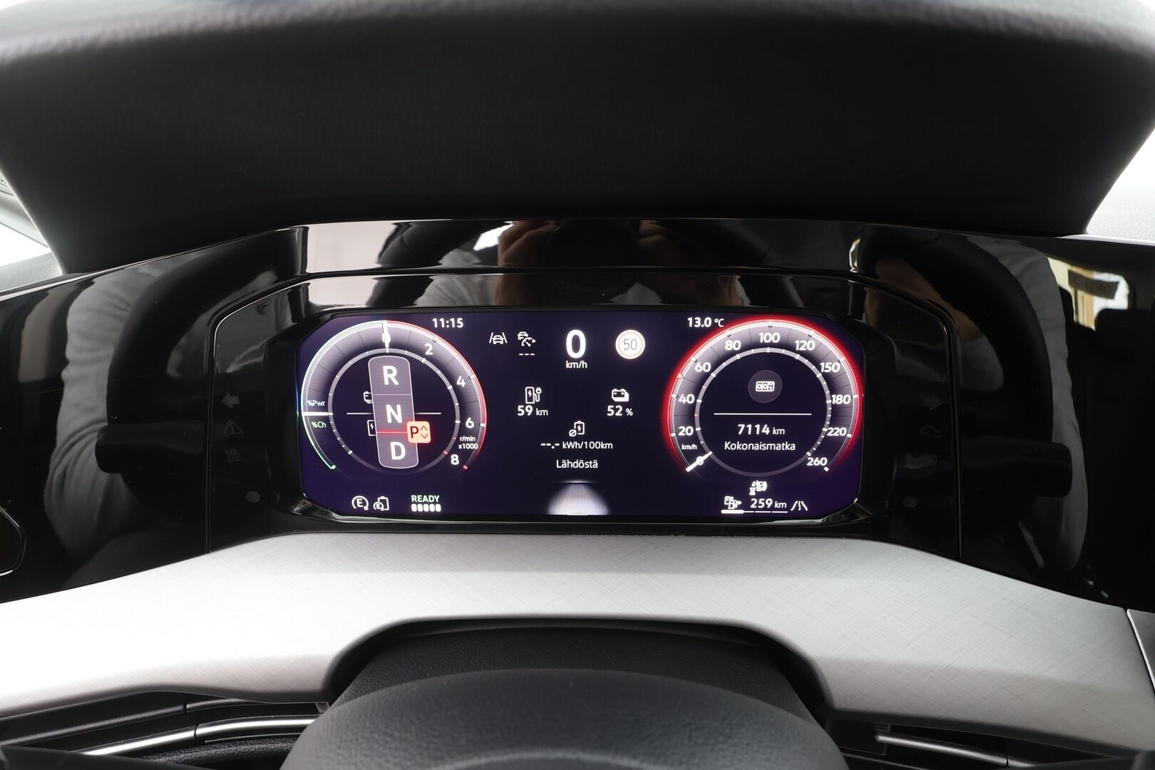 VOLKSWAGEN GOLF 2025 1.5 eHybrid 150kW DSG / ACC / LED-ajovalot / Pysäköinti tutkat ed. ja takana - | ACC | Pikalataus | Facelift | LED | Digimittaristo | Ambient | Tutkat | Lämm. ratti | Lane assist | 2x renkaat aluin | 