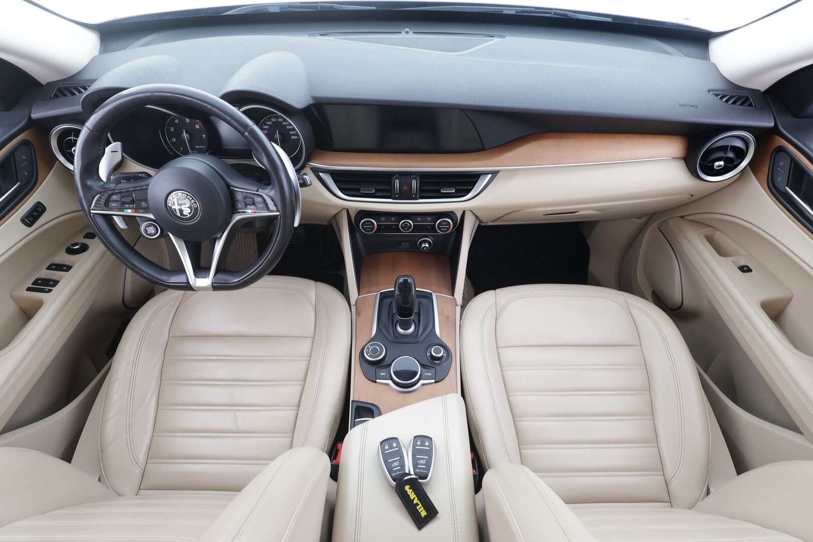 ALFA ROMEO STELVIO 2018 2,0 Bensiini 280hp AT8 AWD Super - | Muistipenkki | P.Kamera | Xenon | Kaistavahti | Katveavustin | Navi | Keyless | Kahdet renkaat | 