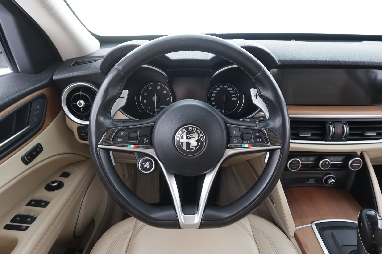 ALFA ROMEO STELVIO 2018 2,0 Bensiini 280hp AT8 AWD Super - | Muistipenkki | P.Kamera | Xenon | Kaistavahti | Katveavustin | Navi | Keyless | Kahdet renkaat | 