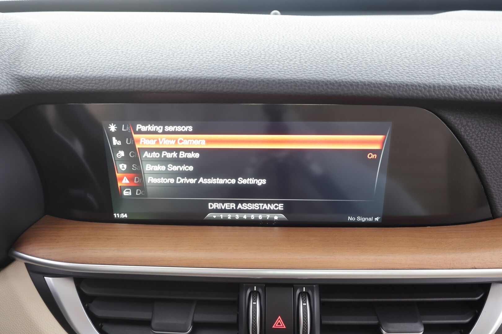 ALFA ROMEO STELVIO 2018 2,0 Bensiini 280hp AT8 AWD Super - | Muistipenkki | P.Kamera | Xenon | Kaistavahti | Katveavustin | Navi | Keyless | Kahdet renkaat | 