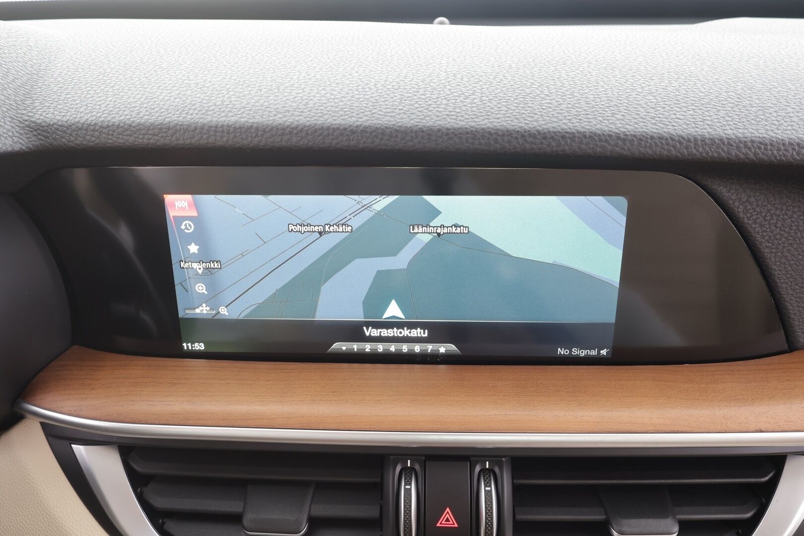 ALFA ROMEO STELVIO 2018 2,0 Bensiini 280hp AT8 AWD Super - | Muistipenkki | P.Kamera | Xenon | Kaistavahti | Katveavustin | Navi | Keyless | Kahdet renkaat | 